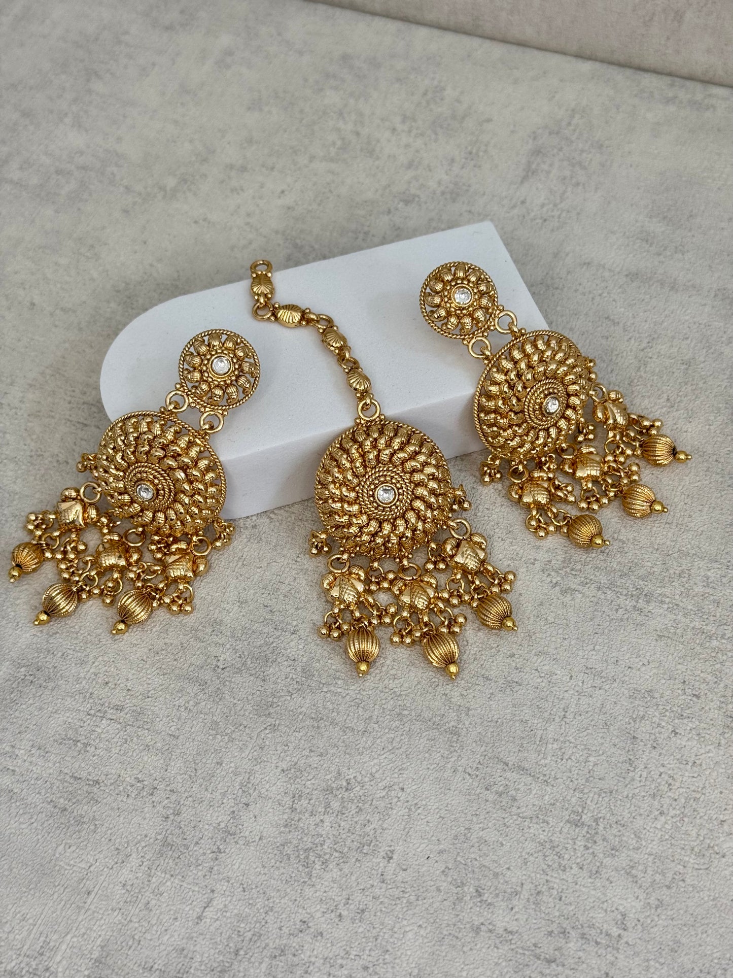 Ayura Designs Hoor Tikka & Earrings – Opulent Gold Adornment with Beads