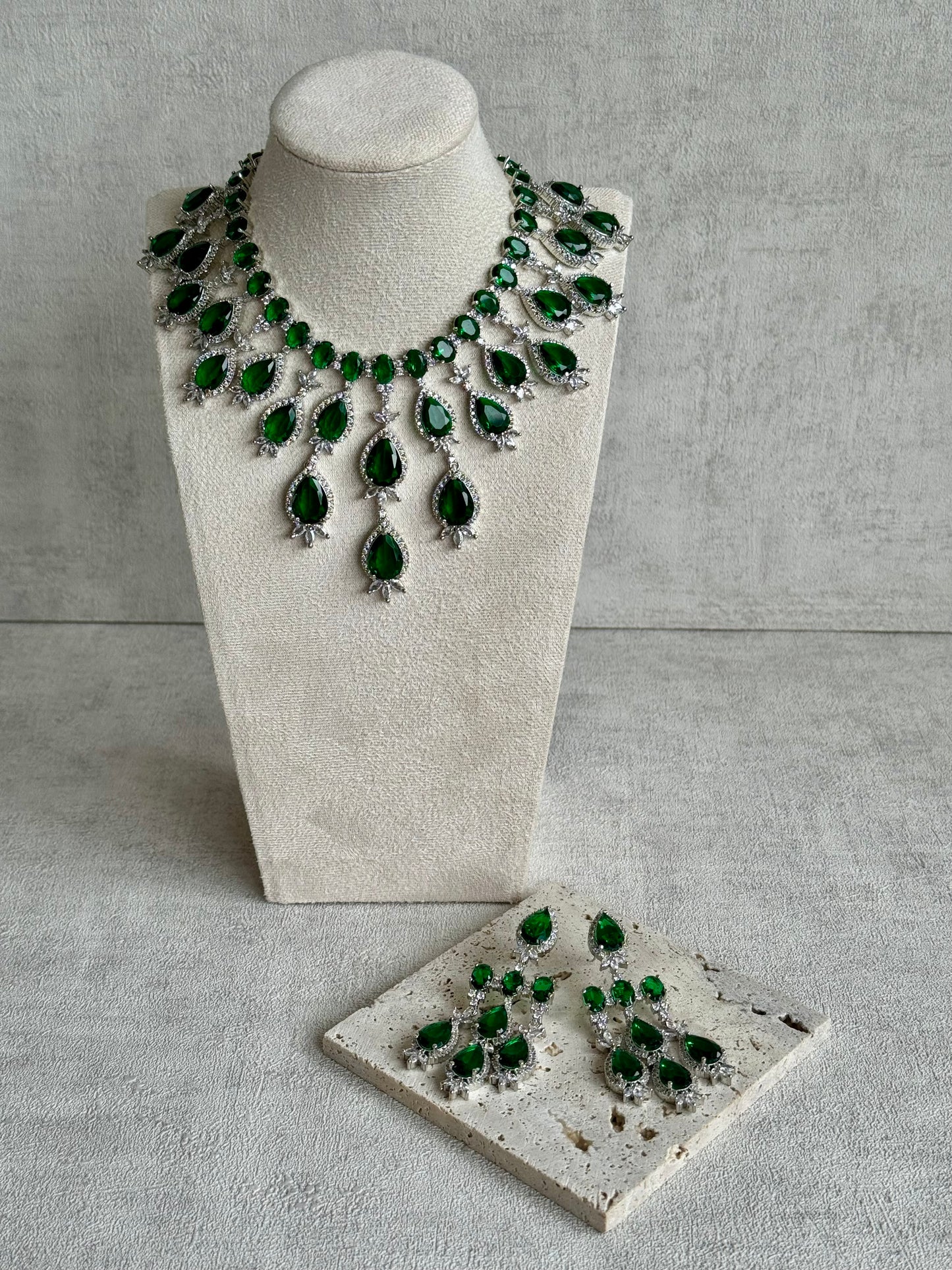 Ayura Designs Zarmina Necklace Set with Earrings – Emerald Green Teardrop Stones, Diamond-Cut Crystals & Rhodium Finish
