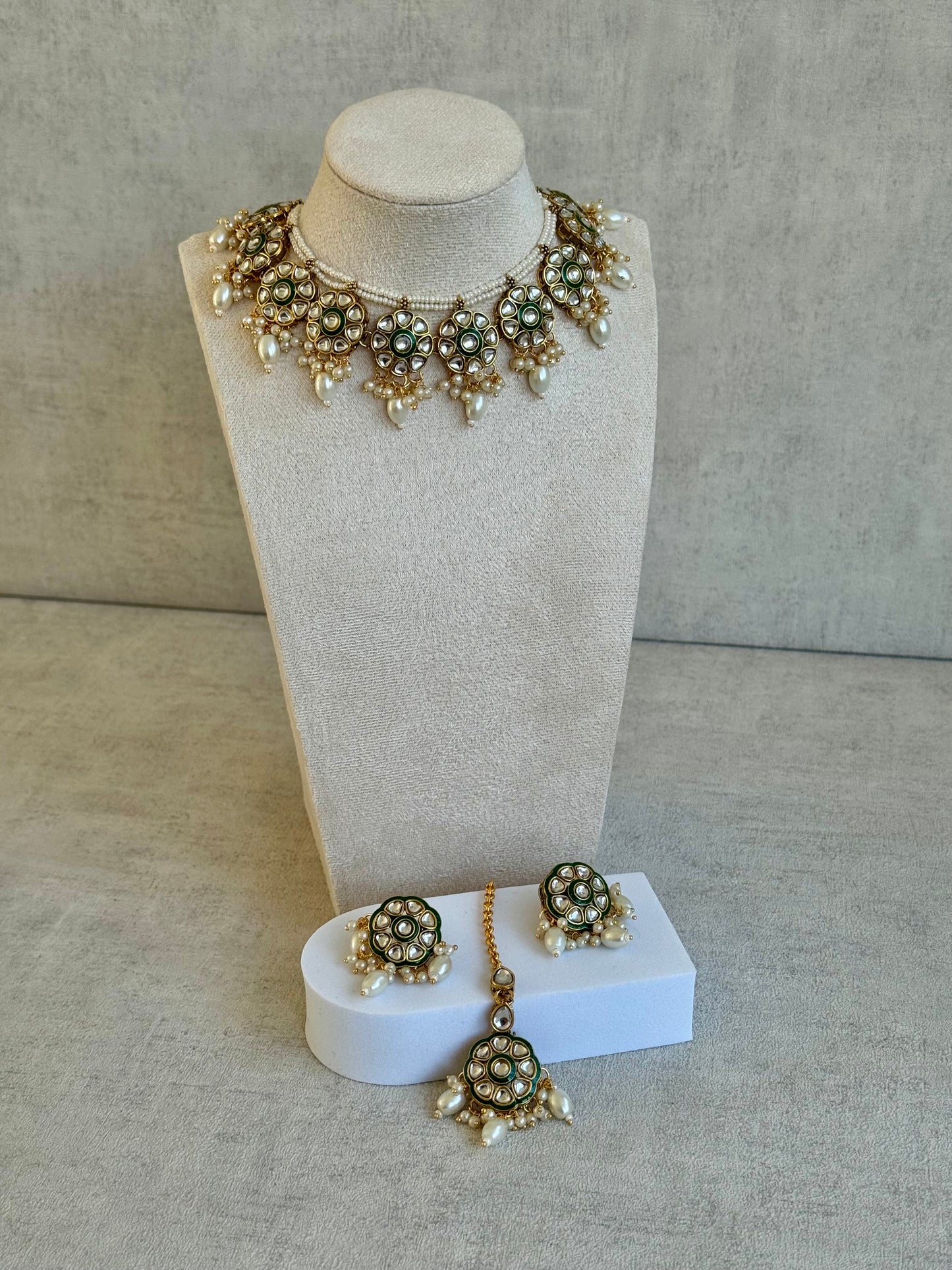 Ayura Designs Faizana Set with Earrings & Tikka – Round Green Enamel, Mirror-Cut Kundan Stones, Pearls & Beads