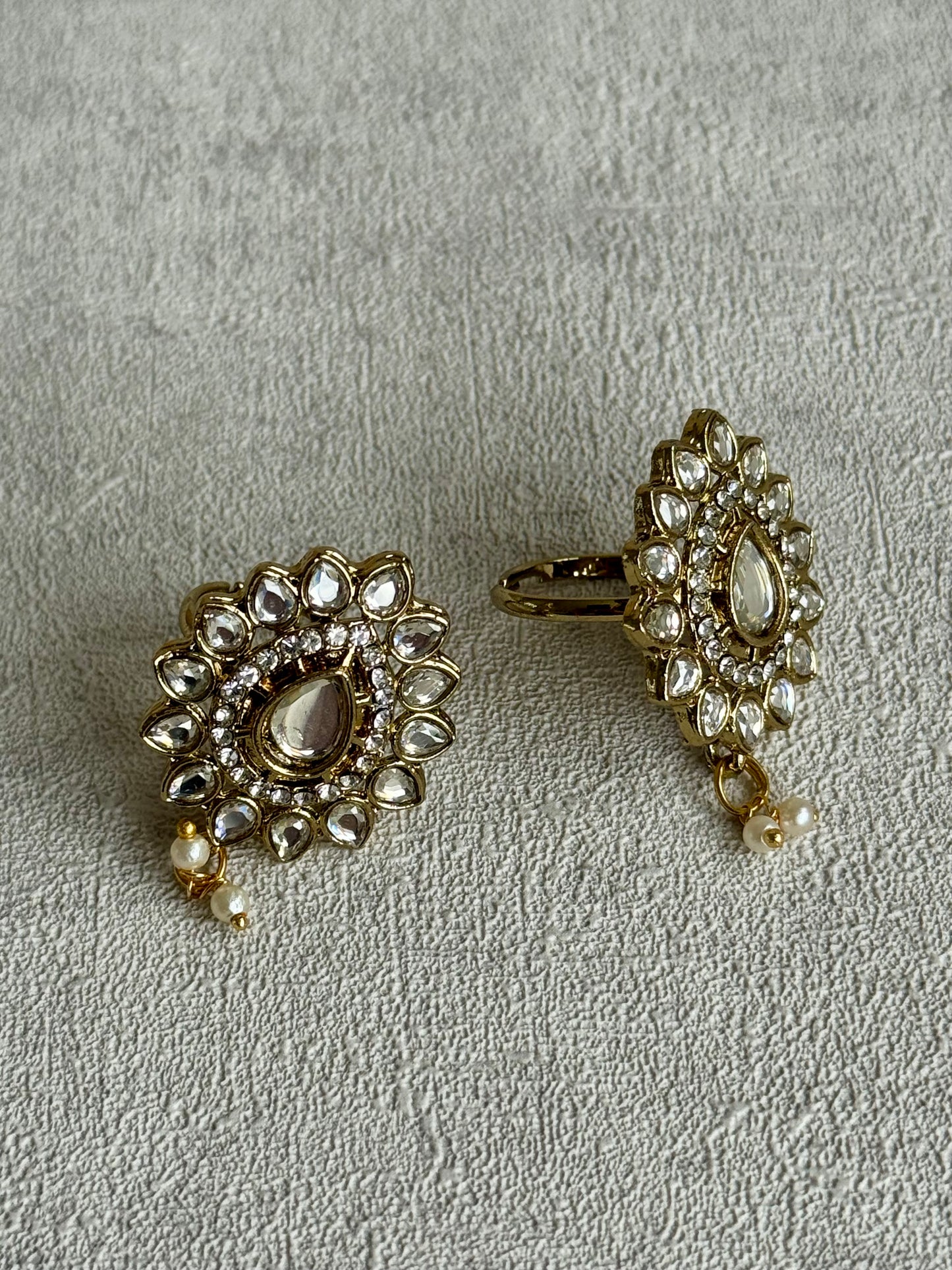 Ayura Designs Tajdar Bridal Set with Necklace, Jhumkis, Tikka, Nath, Ring & Sheeshphool – Jadau Kundan Craftsmanship with Mirror-Cut Polki, Ivory Pearl Drops & Antique Silver-Gold Finish