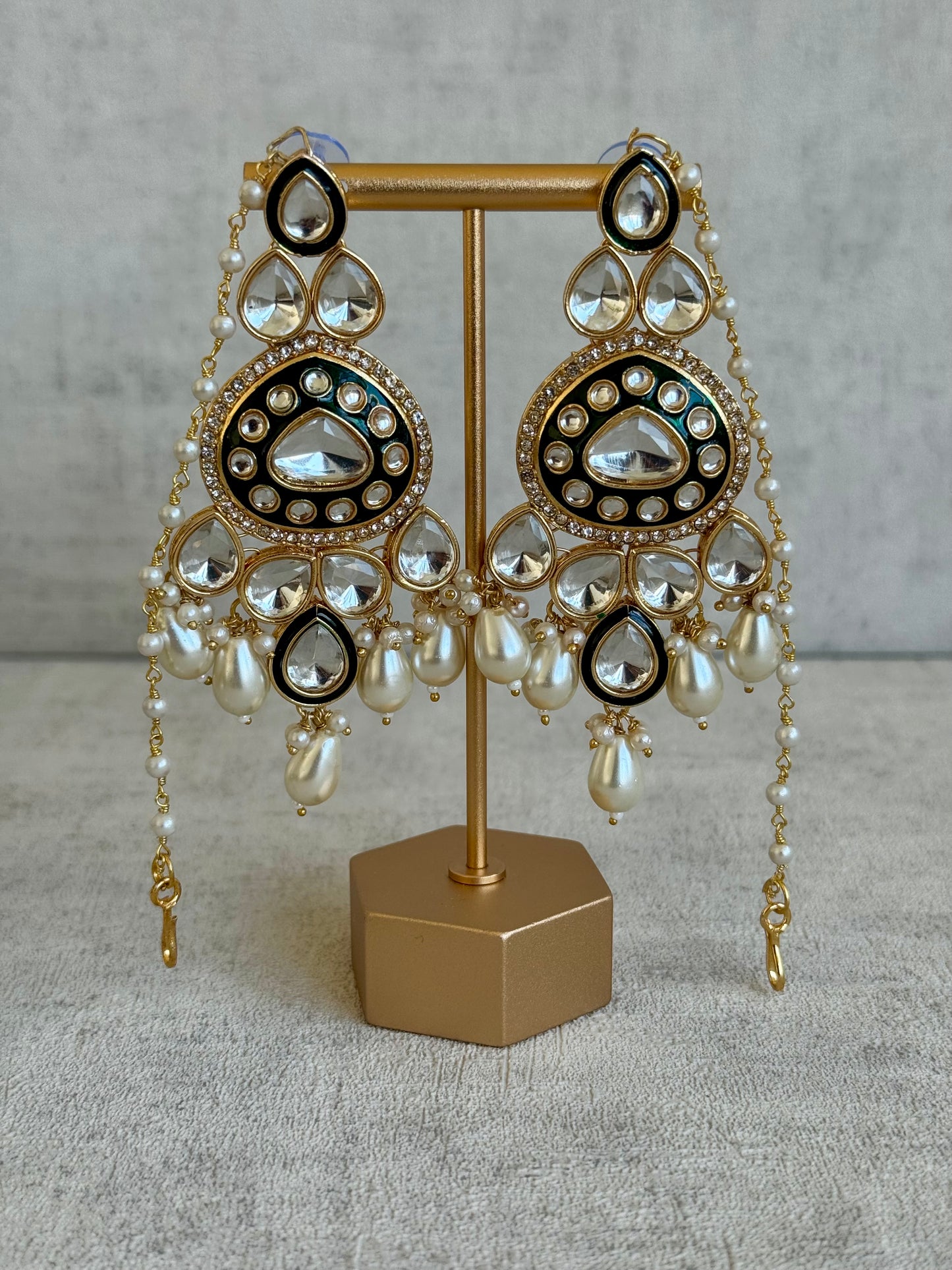 Ayura Designs Sultana Bridal Set with Necklace, Jhumkis, Tikka, Nath, Ring & Sheeshphool – Jadau Kundan Craftsmanship with Mirror-Cut Polki Stones, Ivory Pearls & Antique Gold Finish
