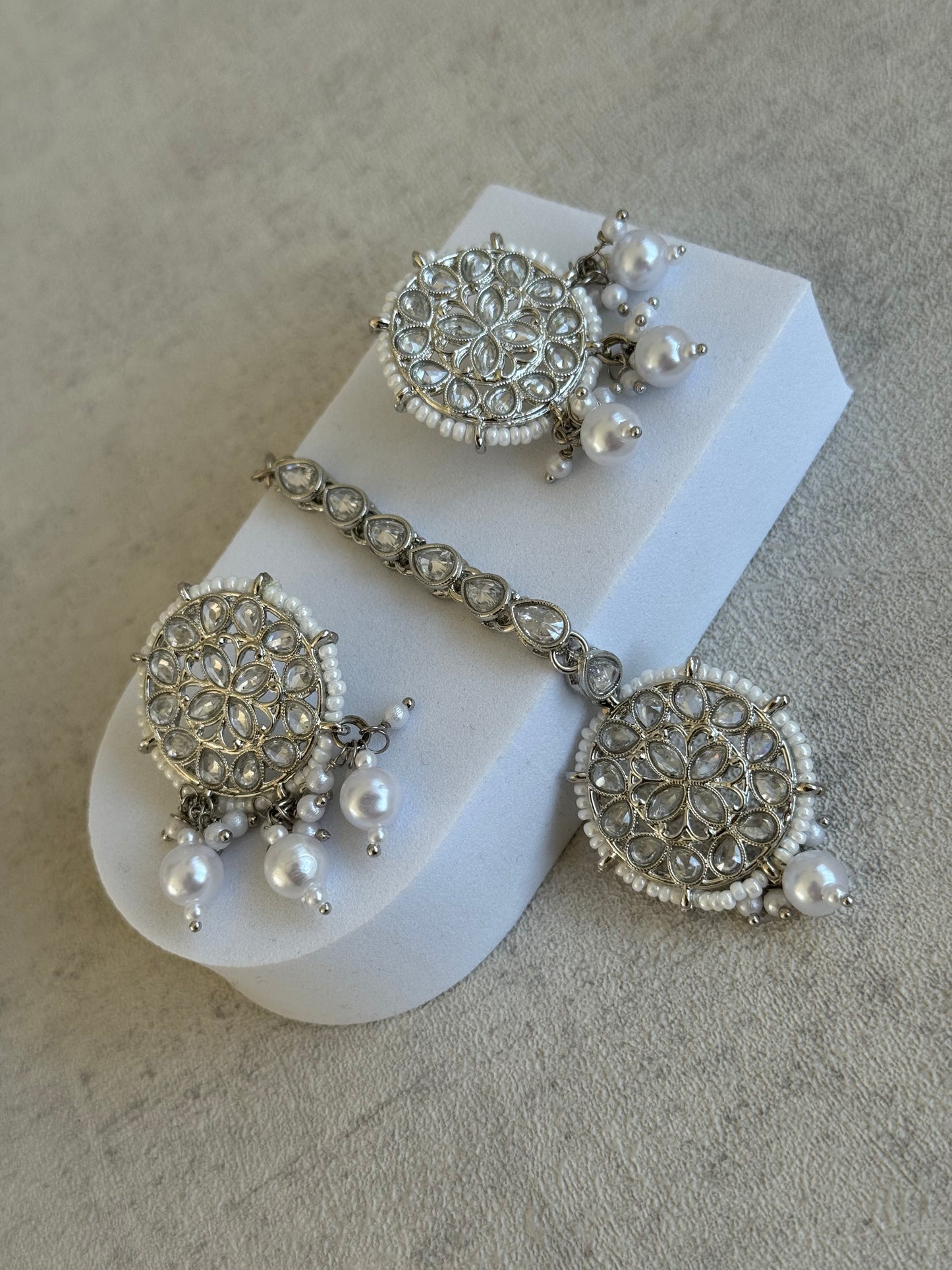 Ayura Designs Ifrah Tikka Set with Studs – Mirror-Cut Stones, Pearls & Antique Silver Finish