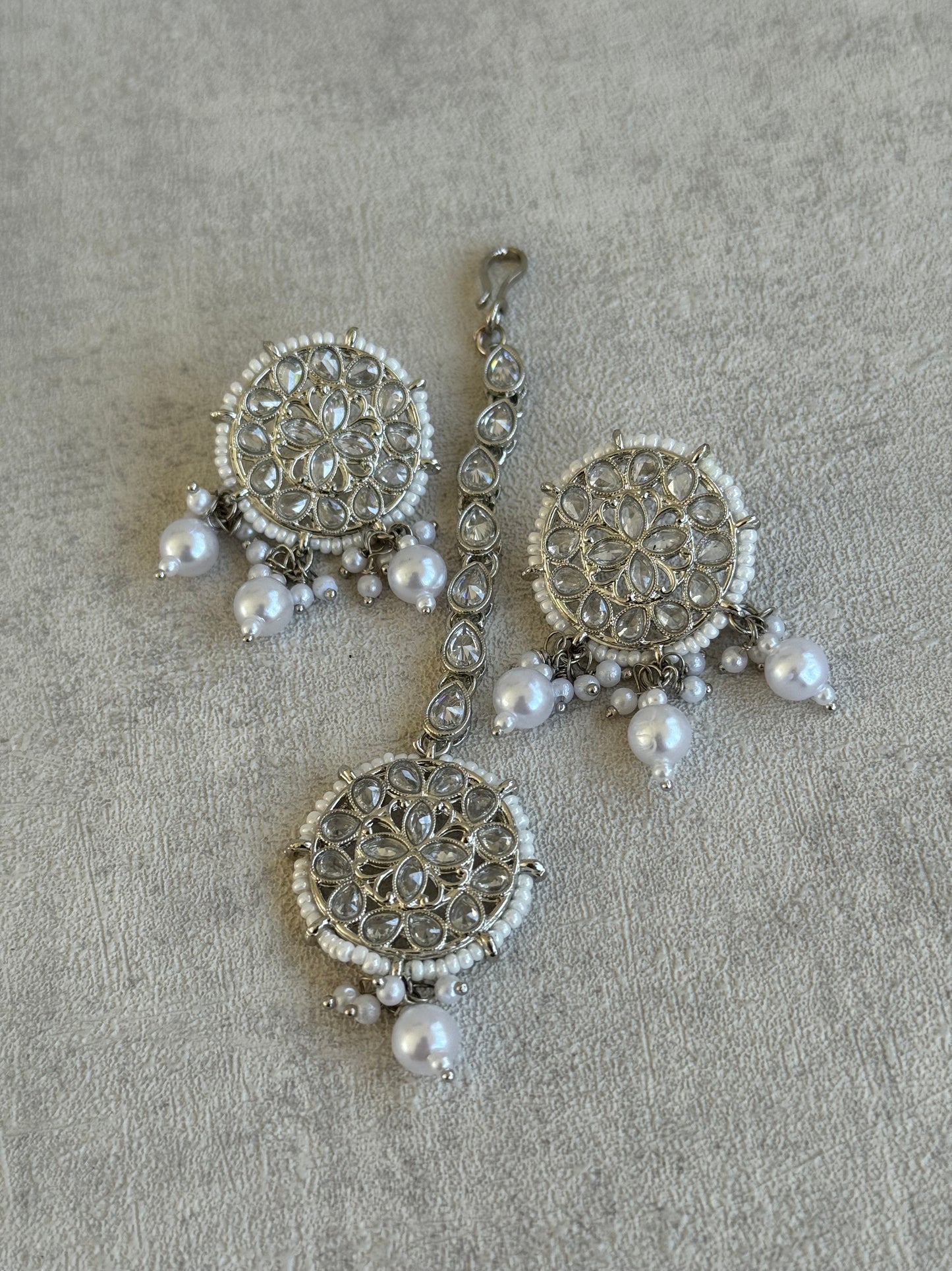 Ayura Designs Ifrah Tikka Set with Studs – Mirror-Cut Stones, Pearls & Antique Silver Finish