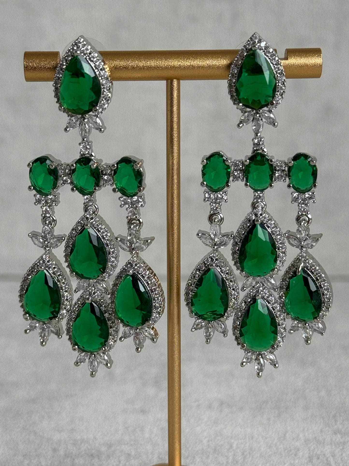 Ayura Designs Zarmina Necklace Set with Earrings – Emerald Green Teardrop Stones, Diamond-Cut Crystals & Rhodium Finish