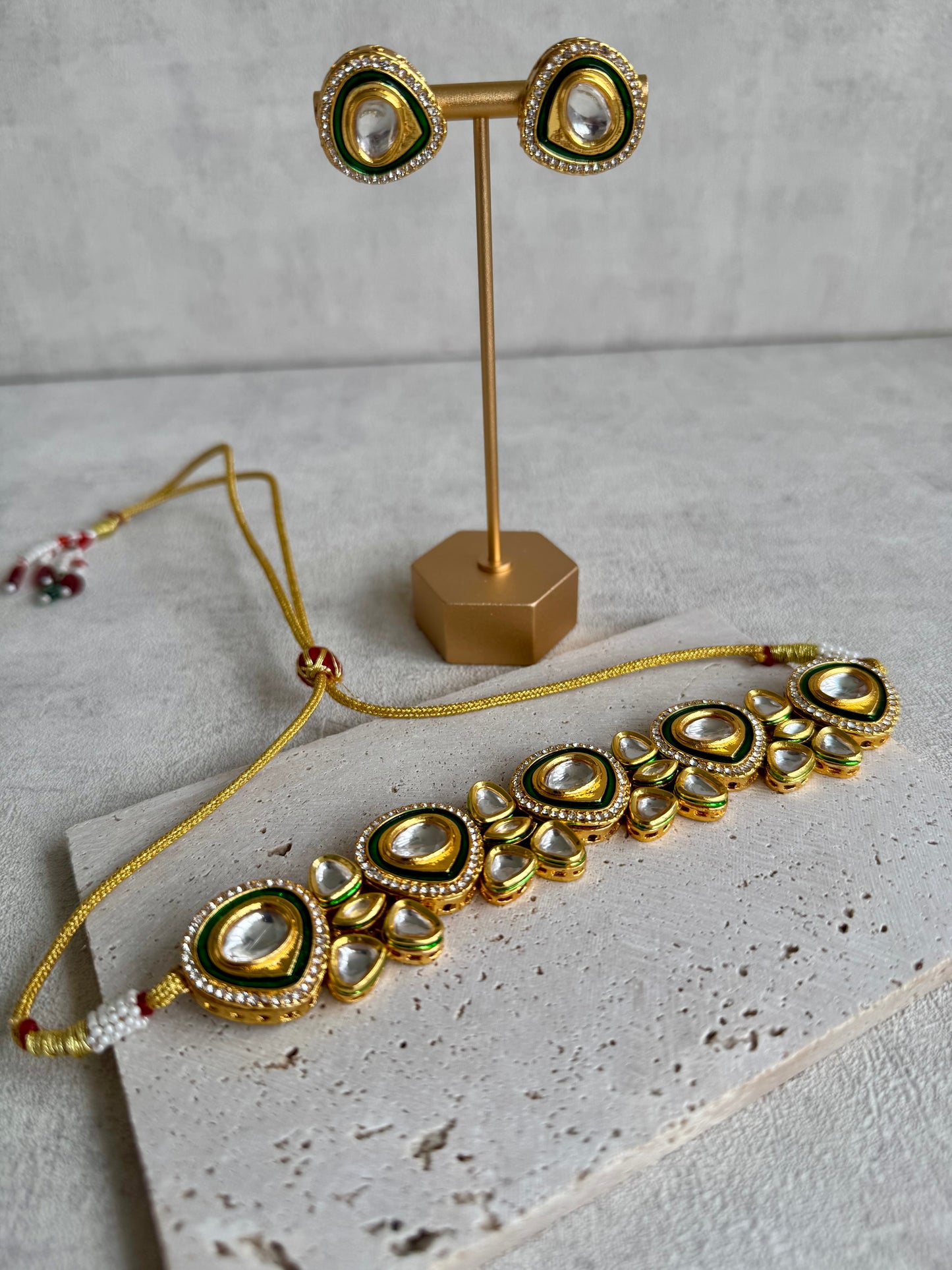 Ayura Designs Sehaj Choker Set – Emerald Green & Gold Kundan Choker with Matching Stud Earrings in Teardrop Design