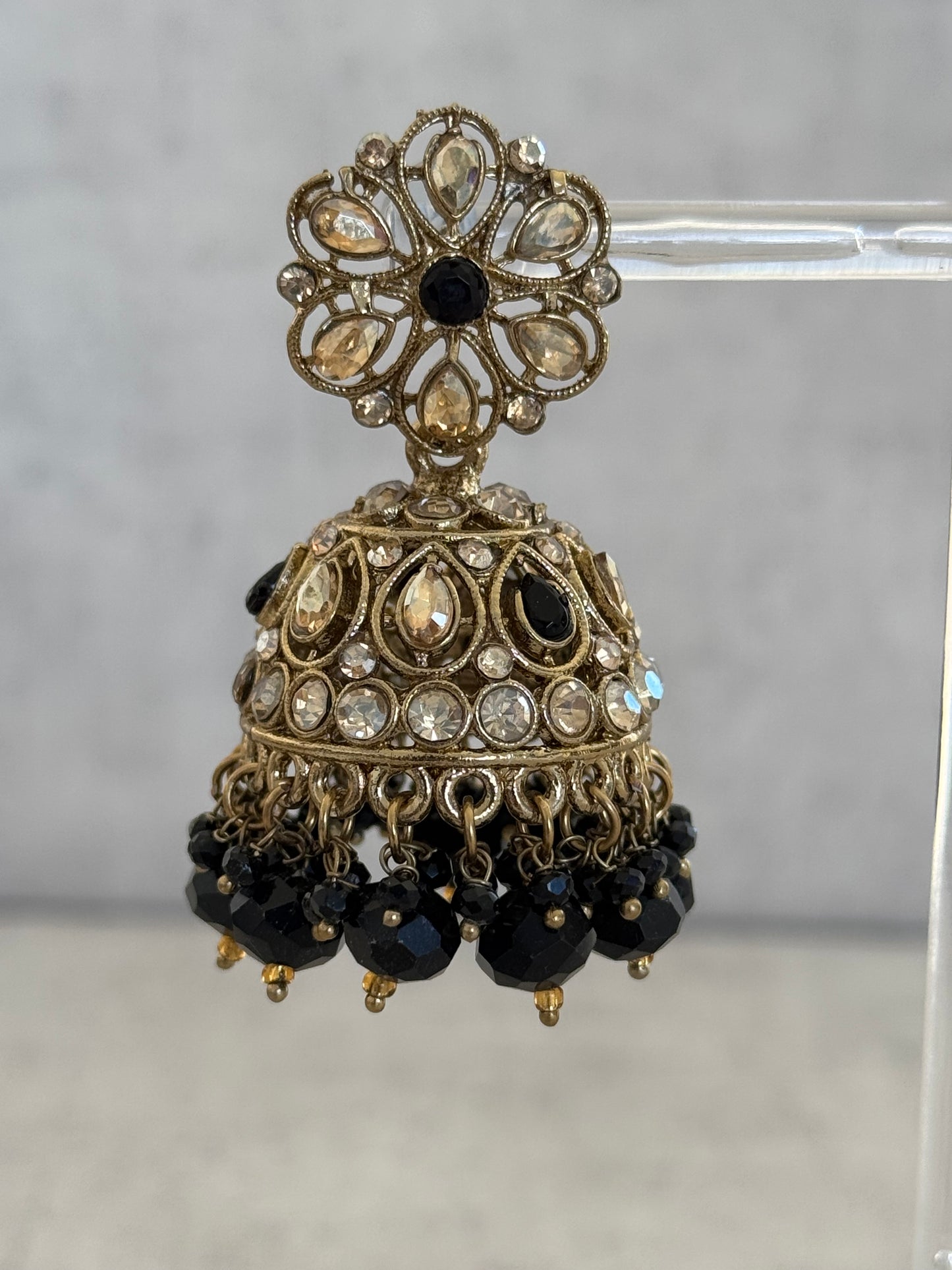 Ayura Designs Hookum Antique Gold Tikka Set – Elegant Earrings & Tikka with Black Bead Accents