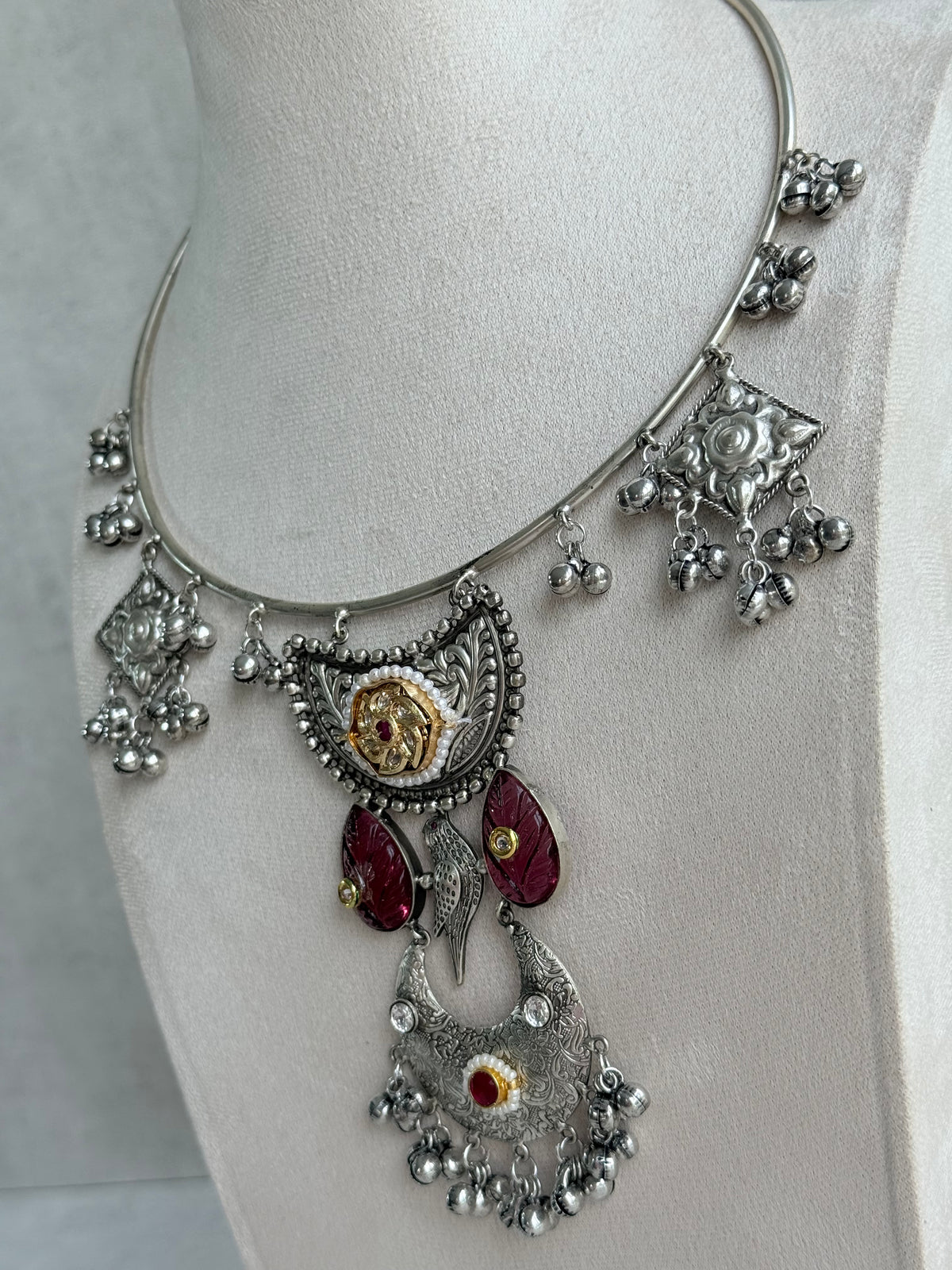 Ayura Designs Jiyana Collar Necklace Set – Rose Pink Carved Teardrop Stones & Oxidised Silver Finish