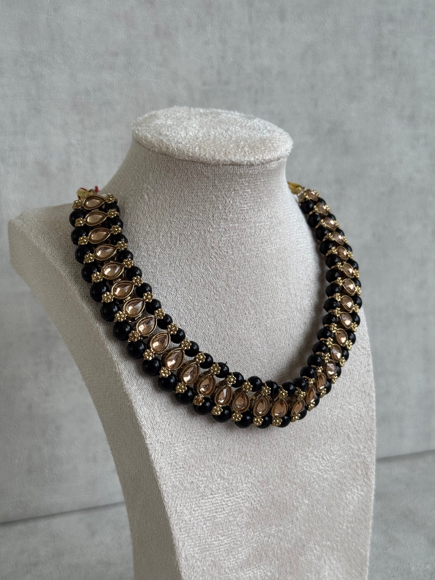 Ayura Designs Hala Set with Tikka & Studs – Midnight Black Beads & Champagne Kundan