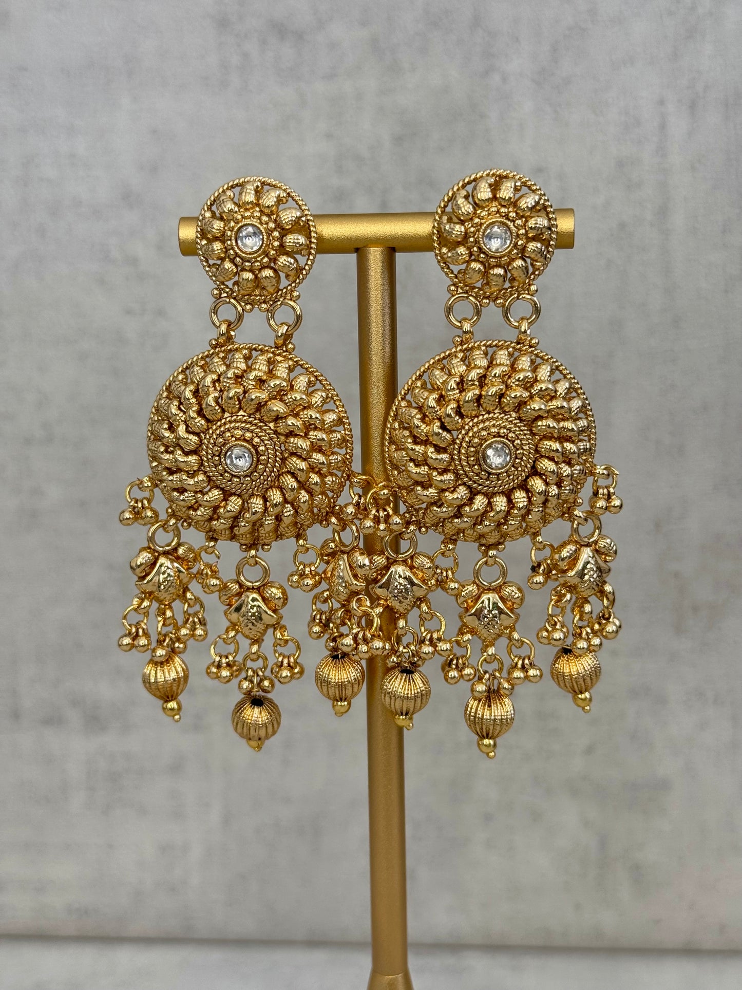 Ayura Designs Hoor Tikka & Earrings – Opulent Gold Adornment with Beads