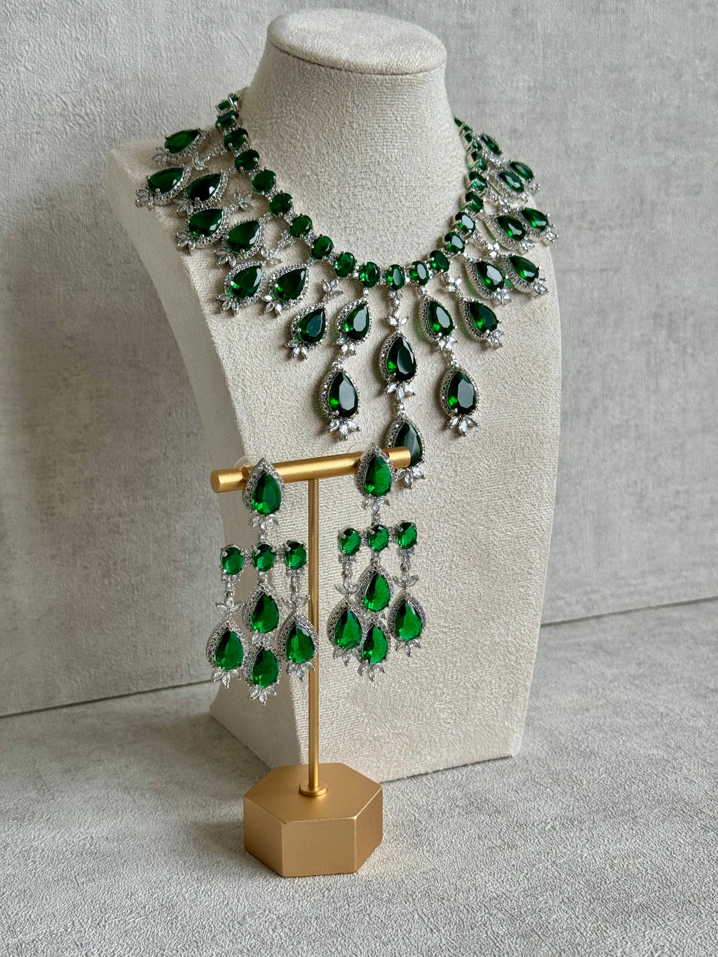 Ayura Designs Zarmina Necklace Set with Earrings – Emerald Green Teardrop Stones, Diamond-Cut Crystals & Rhodium Finish