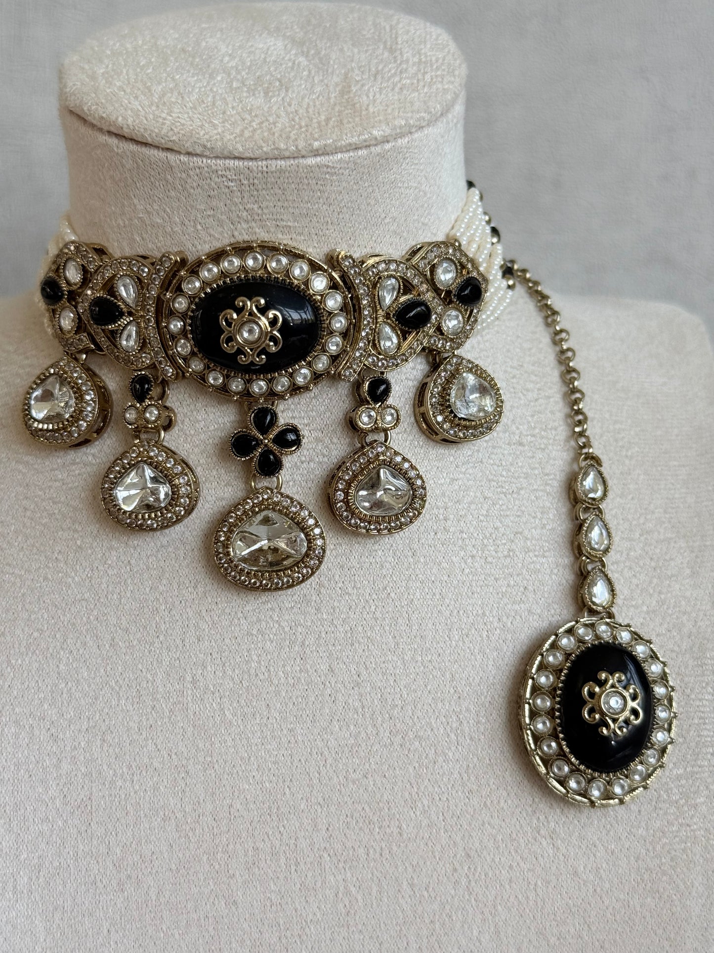 Ayura Designs Myra Choker Set with Earrings & Tikka – Black Kundan & Pearl Detailing