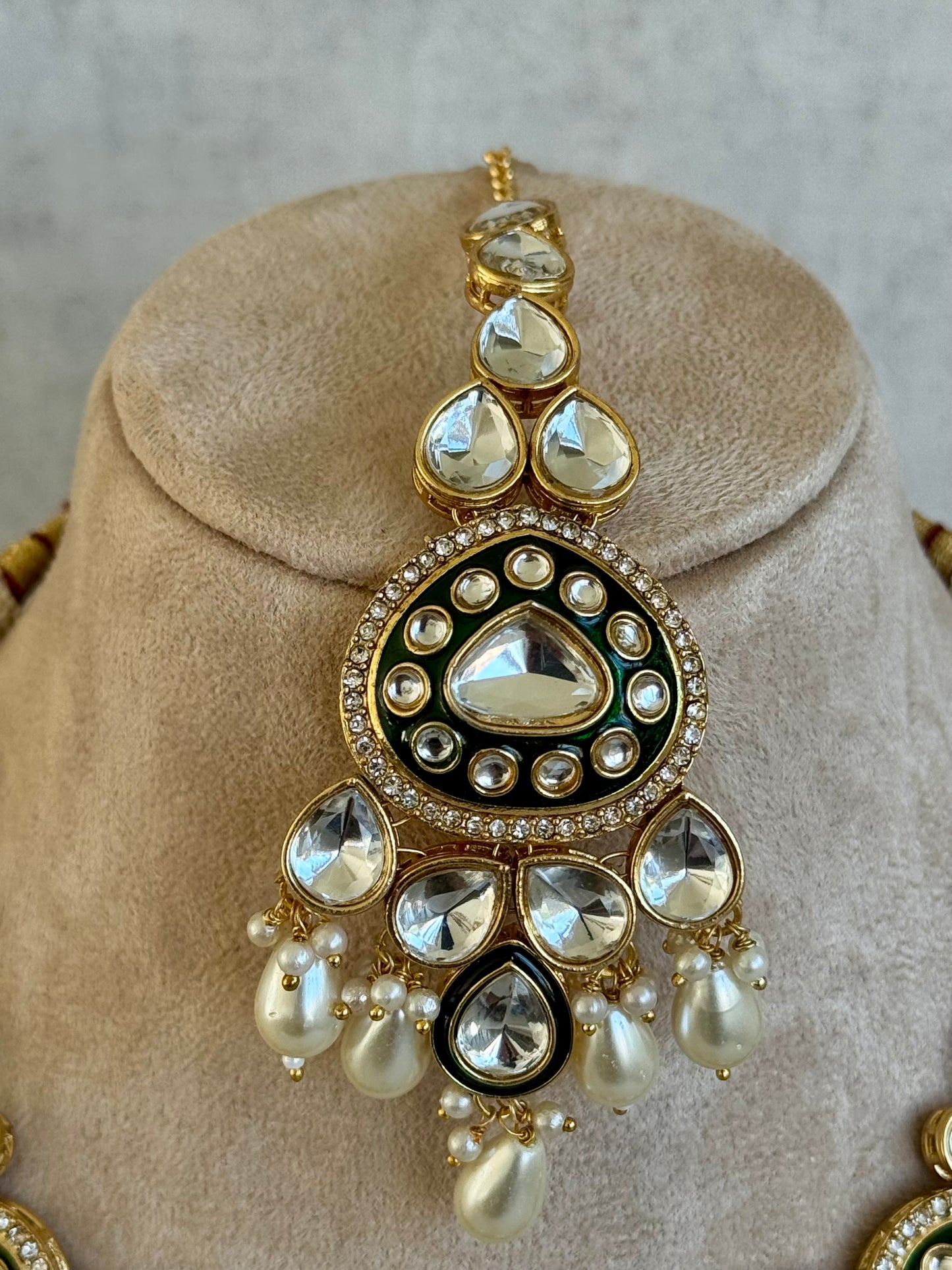 Ayura Designs Sultana Bridal Set with Necklace, Jhumkis, Tikka, Nath, Ring & Sheeshphool – Jadau Kundan Craftsmanship with Mirror-Cut Polki Stones, Ivory Pearls & Antique Gold Finish