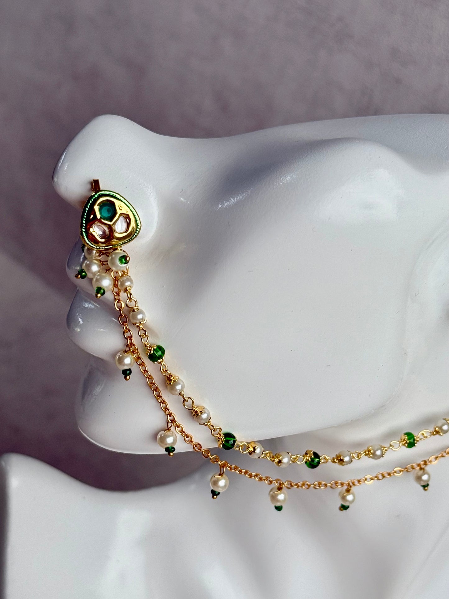 Ayura Designs Fakira Nose Ring – Kundan-Style Detailing with Emerald & Pearl Chain