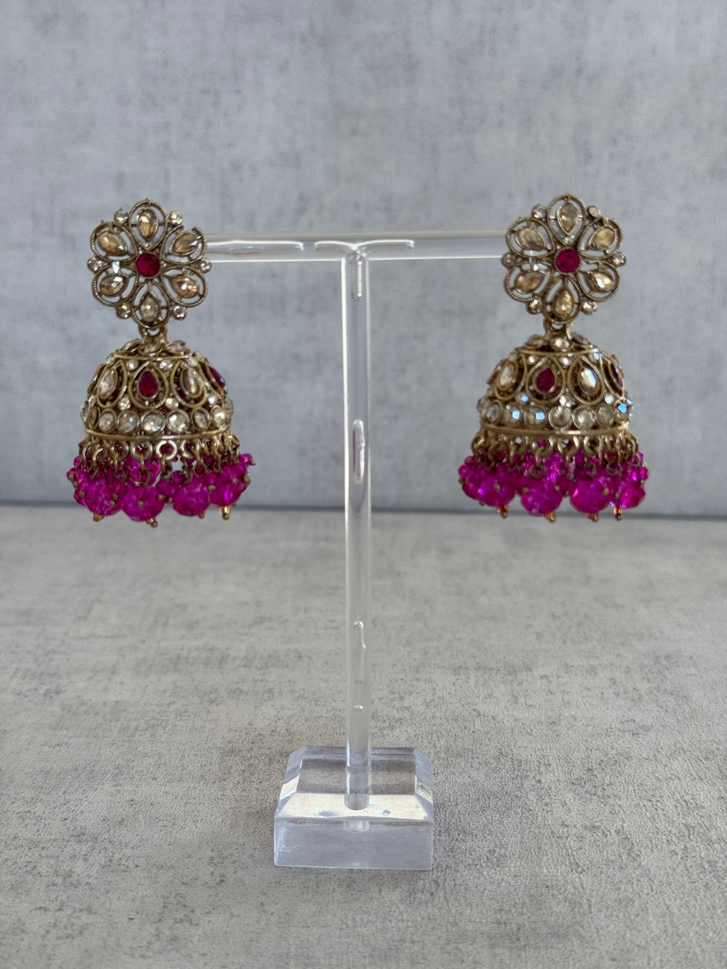 Ayura Designs Hookum Antique Gold Tikka Set – Elegant Earrings & Tikka with Fuchsia Bead Accents