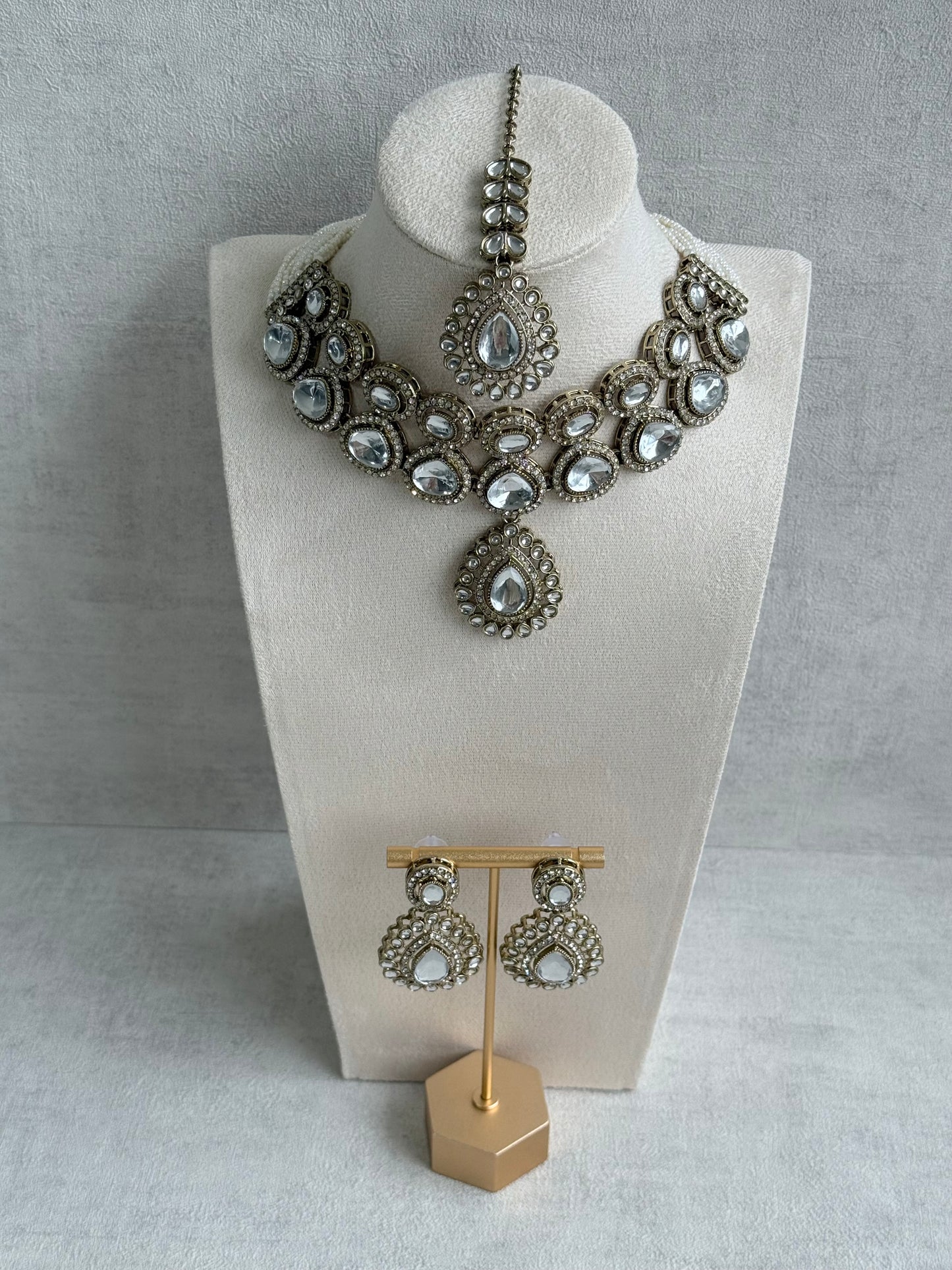 Ayura Designs Tamara Set with Necklace, Earrings & Tikka – All Mirror-Cut Stones with Kundan Detailing in Antique Gold Finish