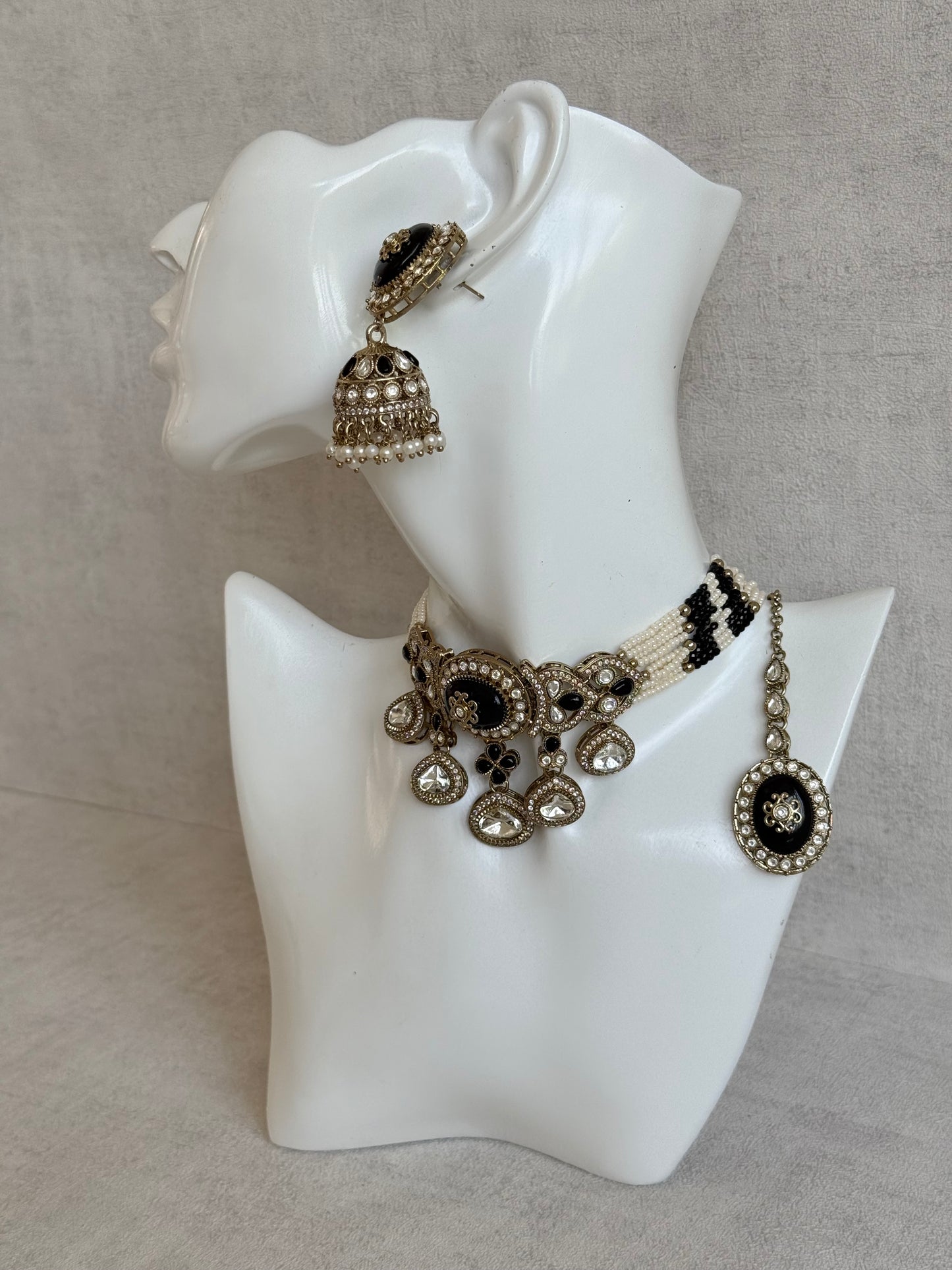 Ayura Designs Myra Choker Set with Earrings & Tikka – Black Kundan & Pearl Detailing