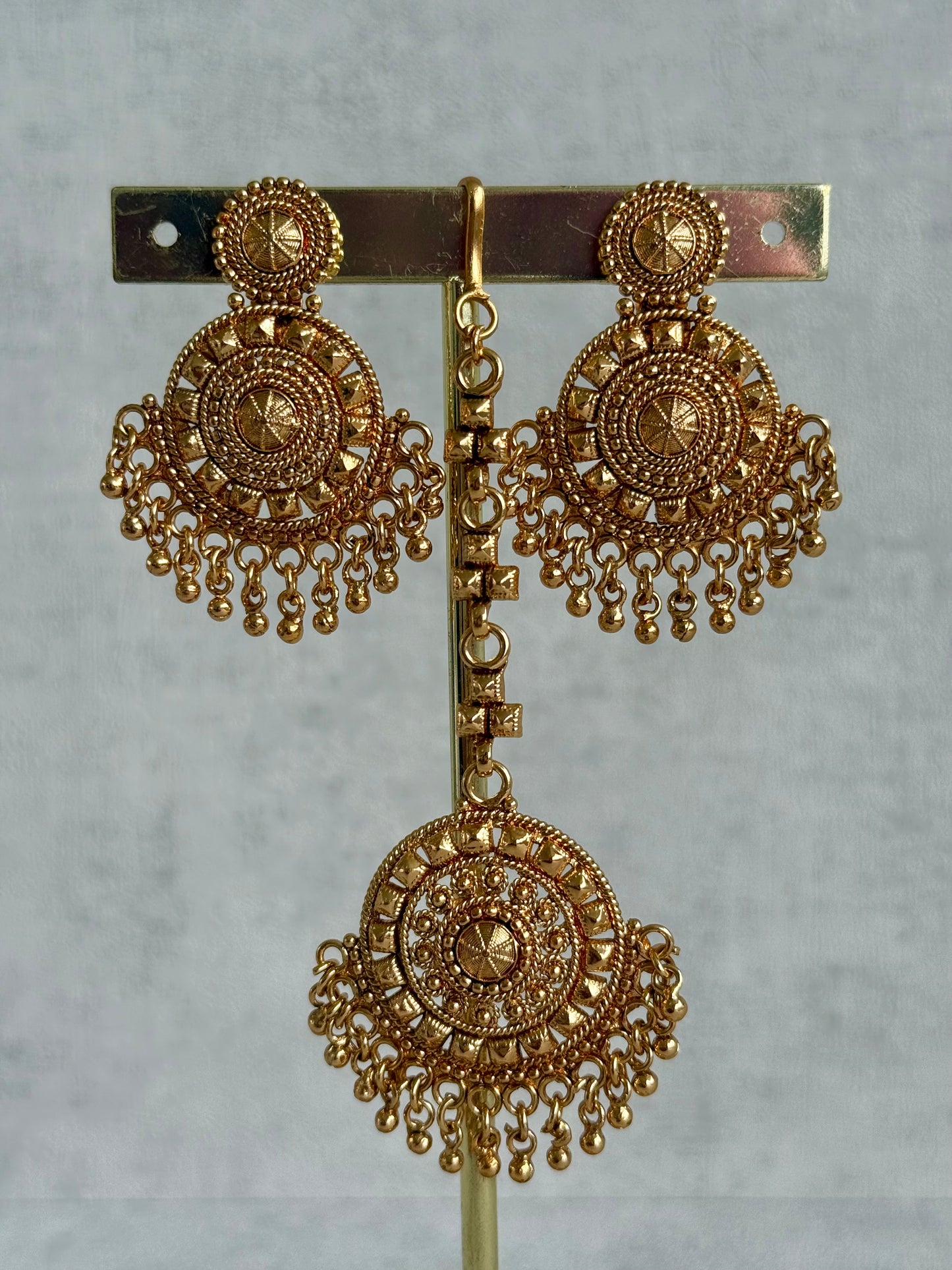 Ayura Designs Nawab Set – Antique Gold Choker, Jhumkis & Tikka with Filigree Medallions