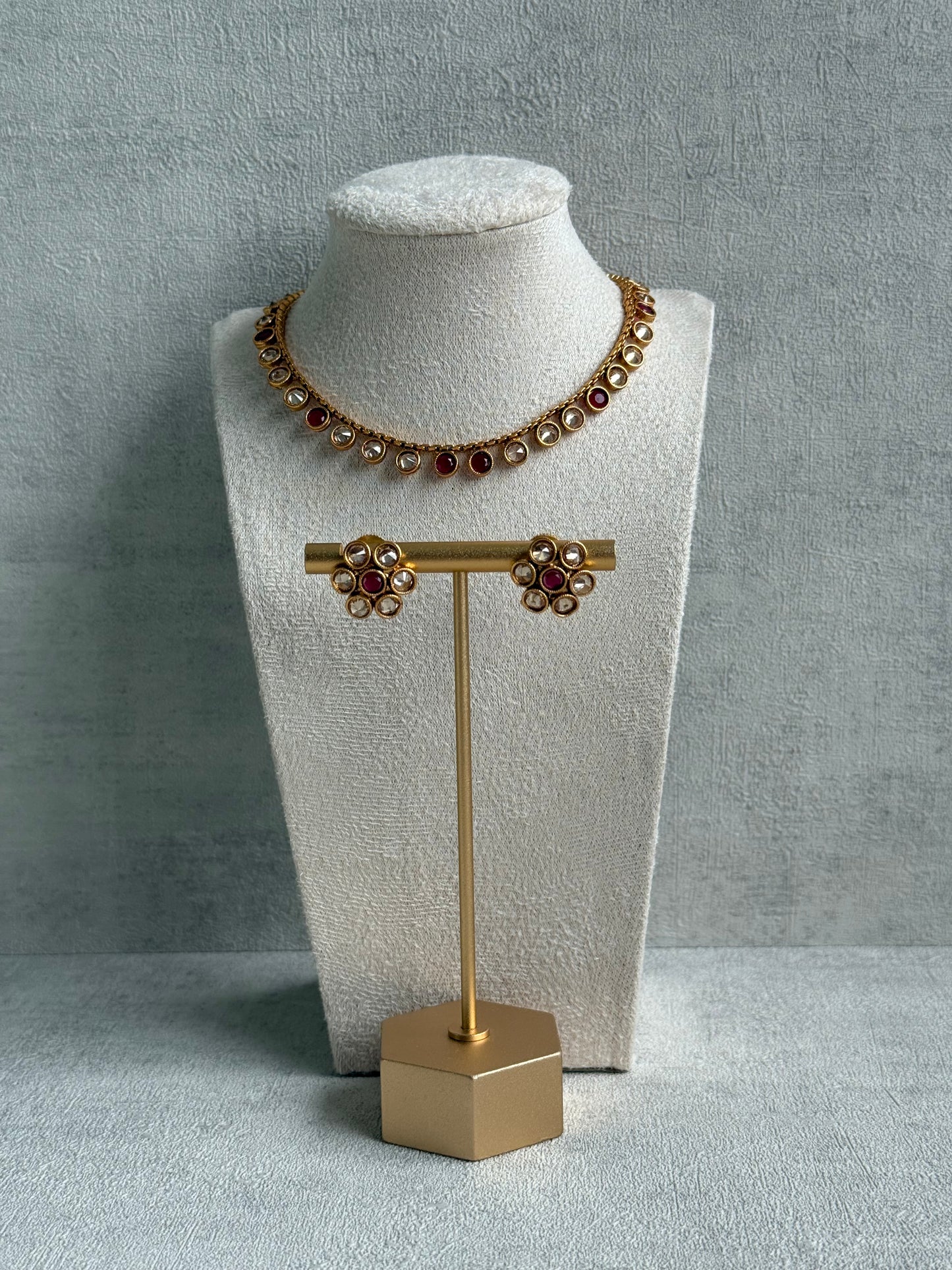 Ayura Designs Veni Set – Gold Necklace & Stud Earrings with Champagne Mirror-Cut Polki Stones