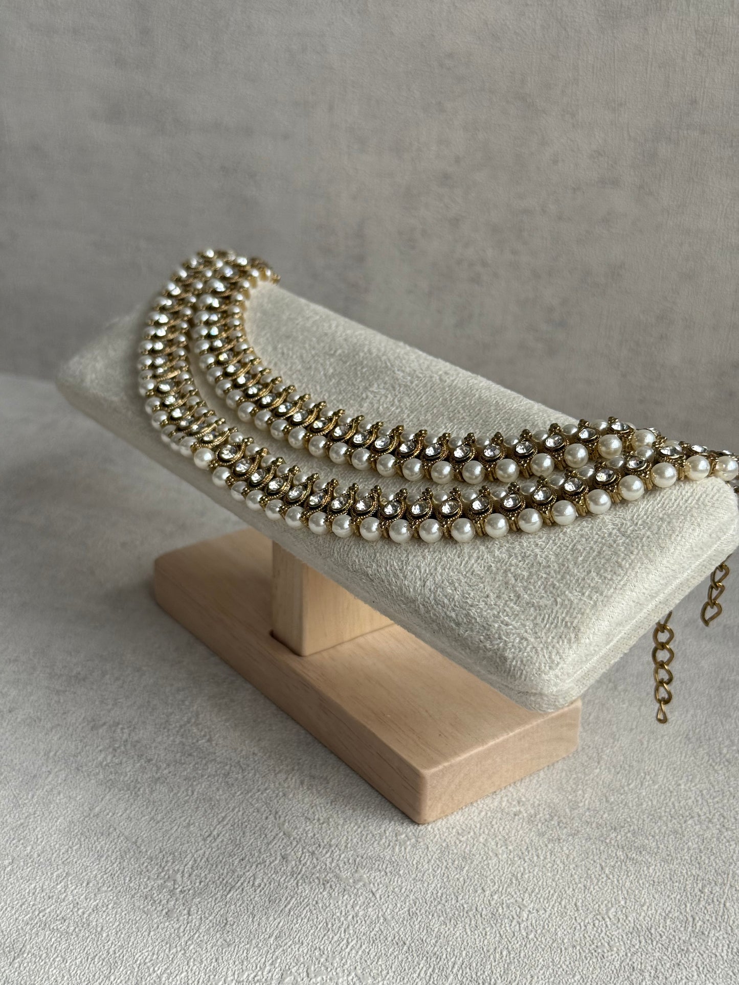 Ayura Designs Chandni Payals – Kundan Anklets with White Pearls & Antique Gold Finish