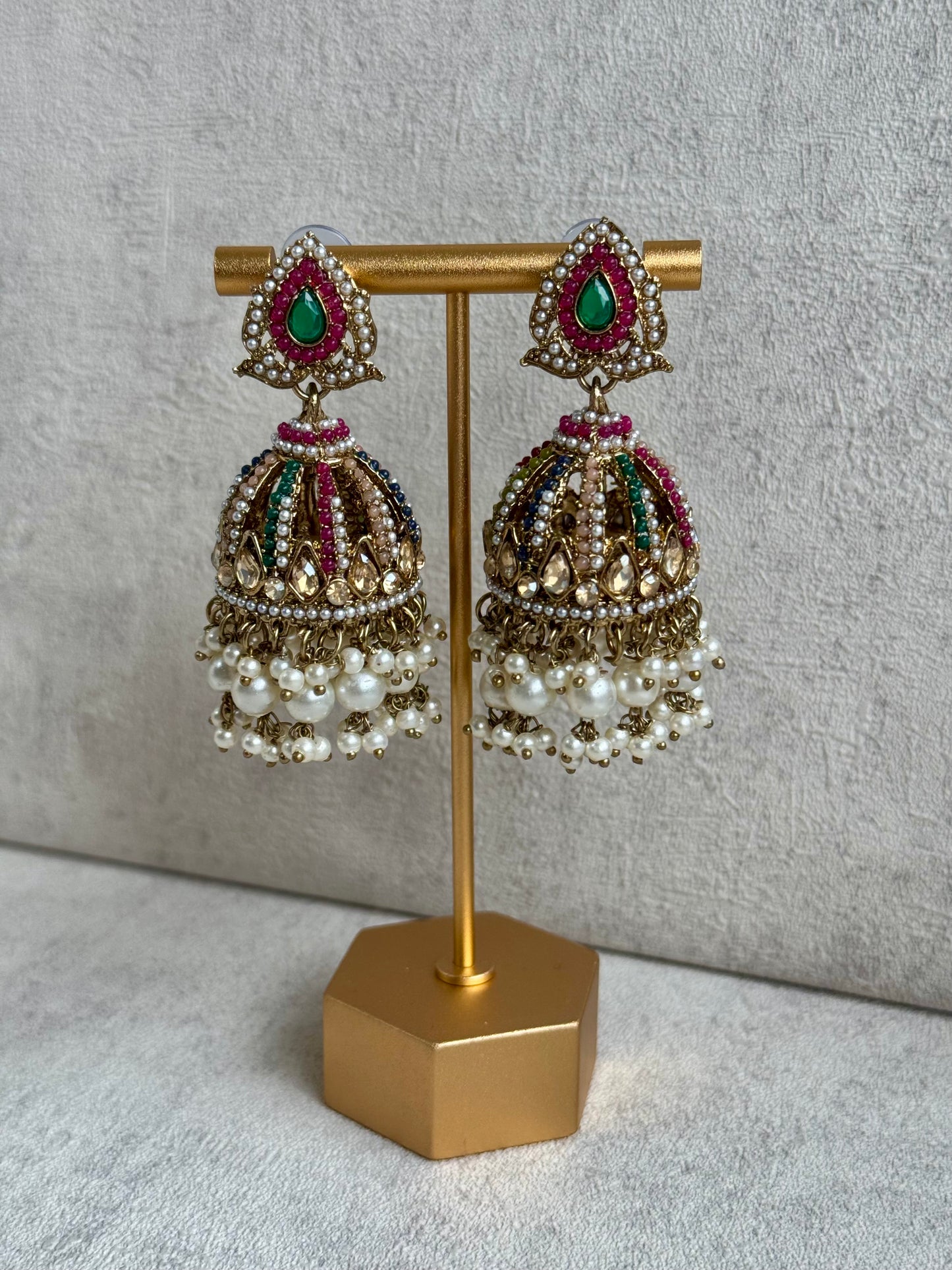 Ayura Designs Rangeen Set – A Majestic Symphony of Gold, Multicoloured Polkis & White Pearls