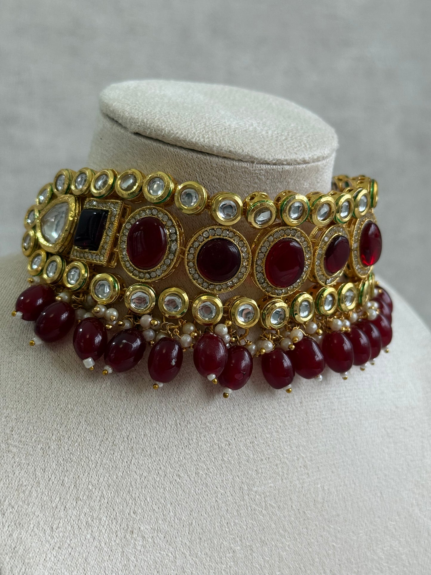 Ayura Designs Ishi Set With Choker, Earrings & Tikka – Kundan Stones With Deep Maroon Beads
