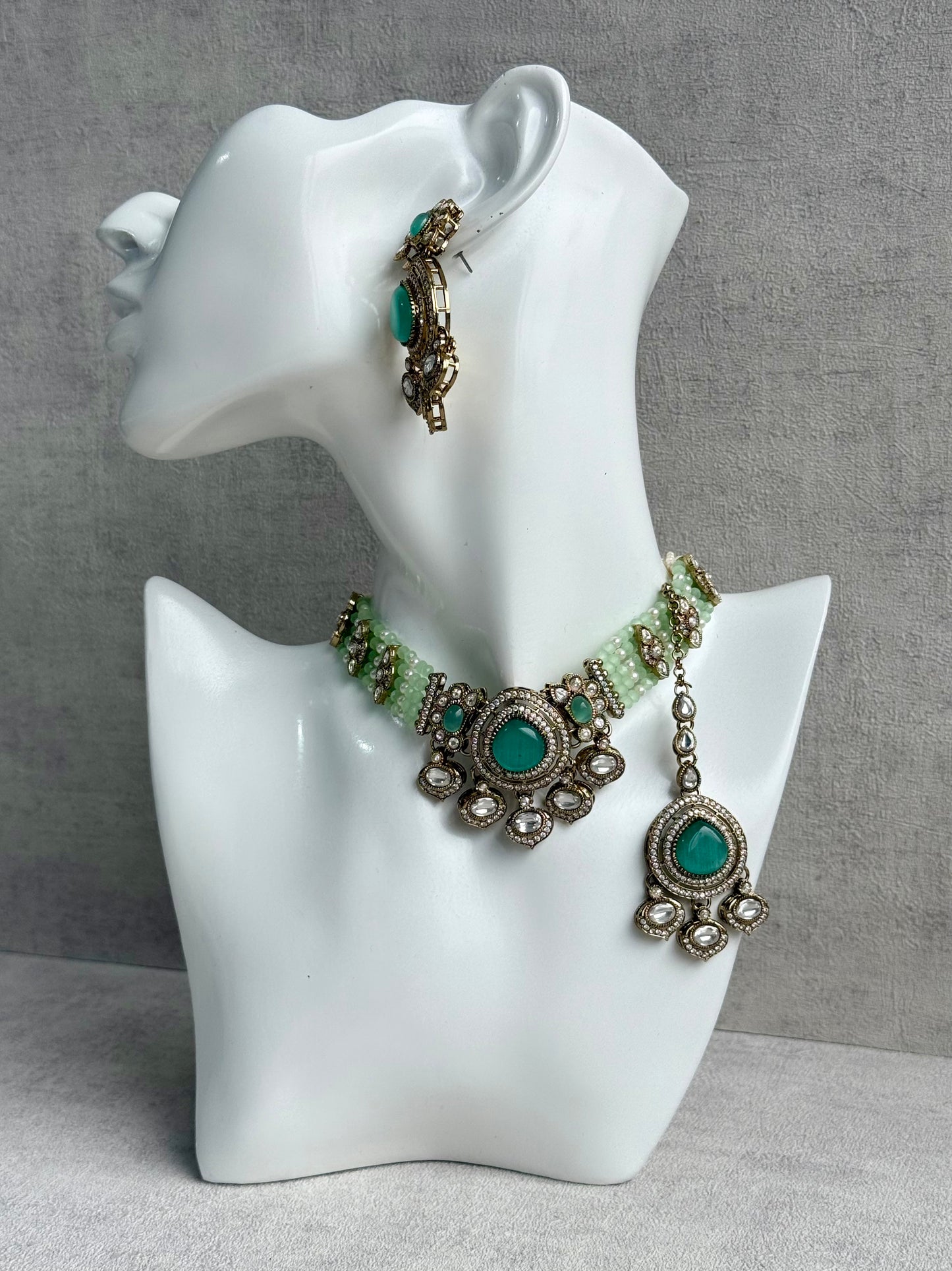 Ayura Designs Rahi Set – Mint & Pistachio Green Dual-Tone Stones with Mirror-Cut Detailing & Pearl Strands