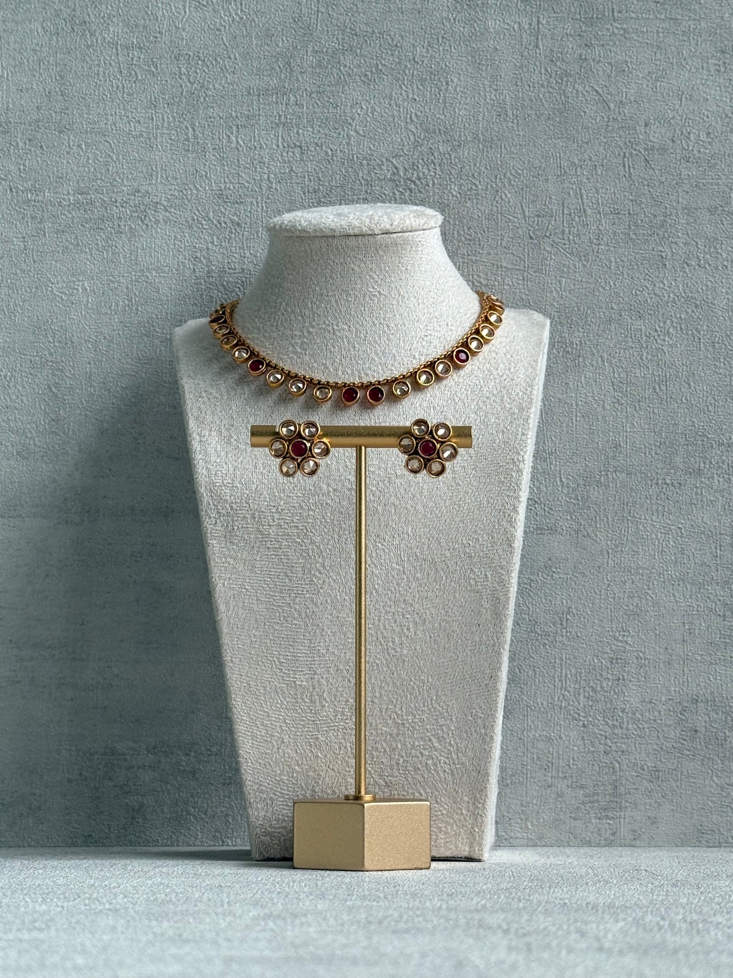 Ayura Designs Veni Set – Gold Necklace & Stud Earrings with Champagne Mirror-Cut Polki Stones