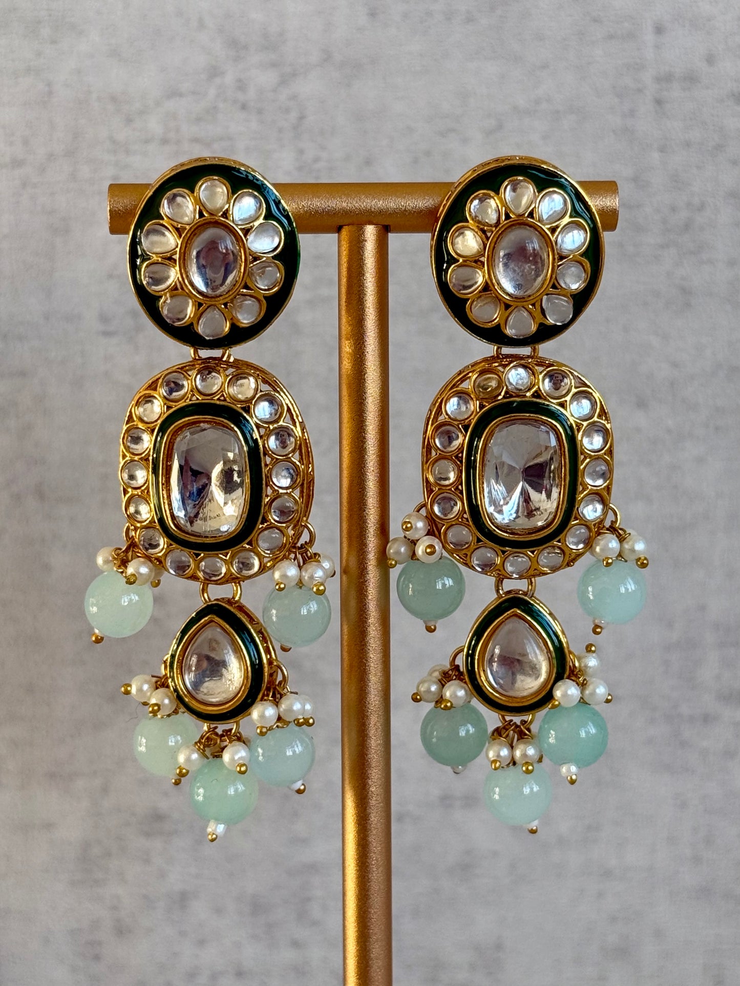 Ayura Designs Jashan Set with Necklace, Earrings, Tikka & Passa – Kundan Detailing, Pearl Drops & Soft Mint Green Beads