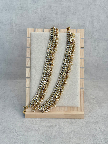 Ayura Designs Zanzi Payals – Kundan Teardrop Anklets with Pearl Cluster Detailing