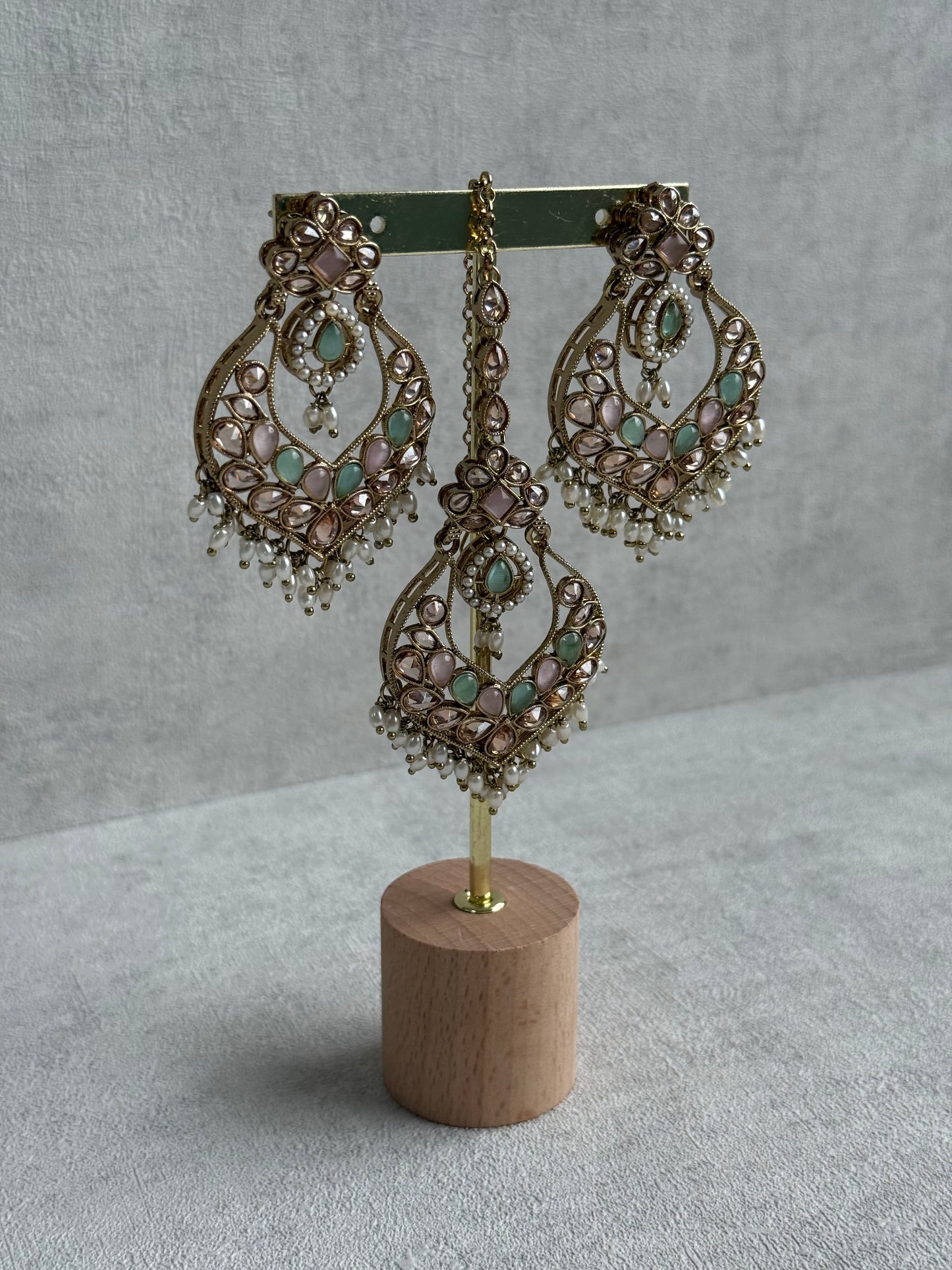 Ayura Designs Damini Tikka Set – Mirror-Cut Kundan Earrings & Tikka with Mint & Blush Enamel and Pearl Detailing