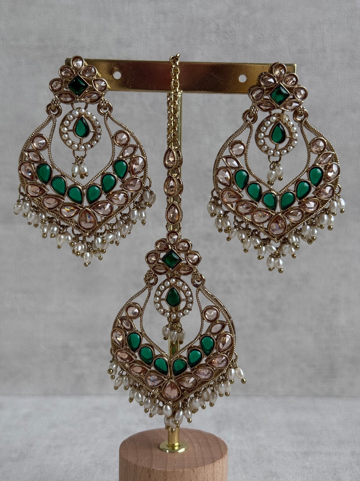 Ayura Designs Damini Tikka Set – Mirror-Cut Kundan Earrings & Tikka with Emerald Green Enamel and Pearl Detailing
