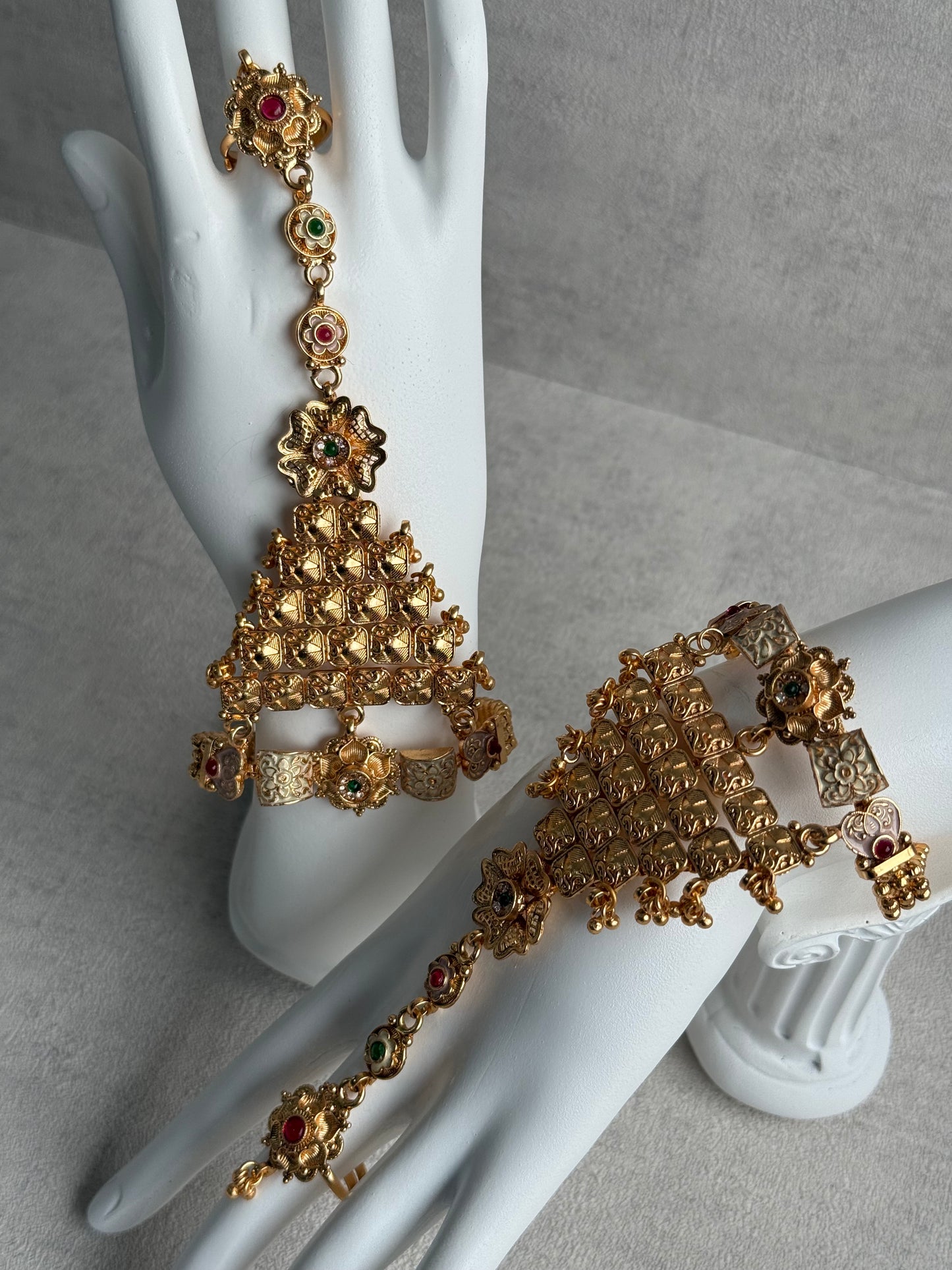 Ayura Designs Tripta Haathphool – Set of 2 Antique Gold Floral Hand Ornament with Multicolour Stones