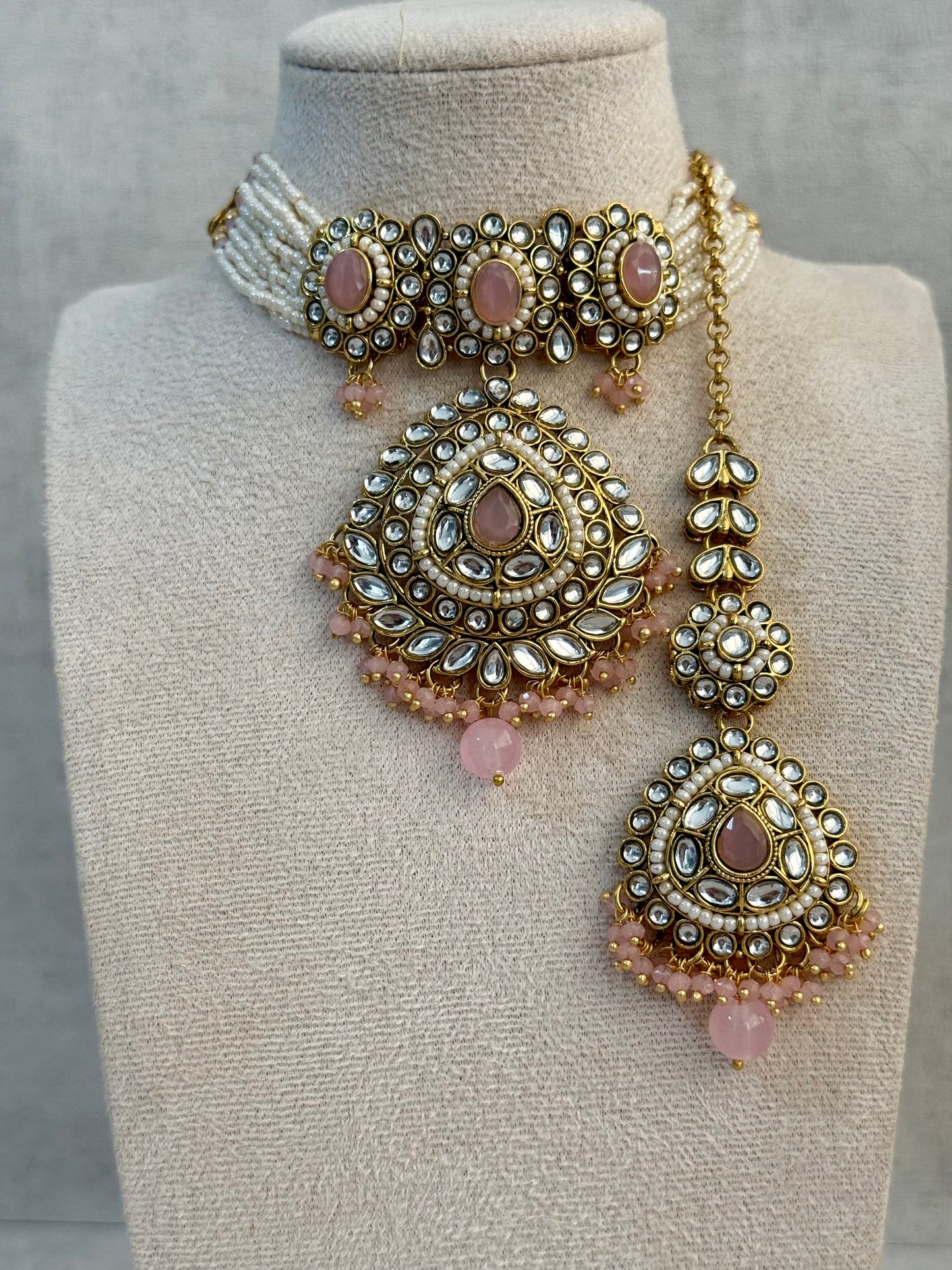 Ayura Designs Tehreem Set with Necklace, Earrings & Tikka – Mirror-Cut Stones, Blush Pink Beads & Antique Gold Finish