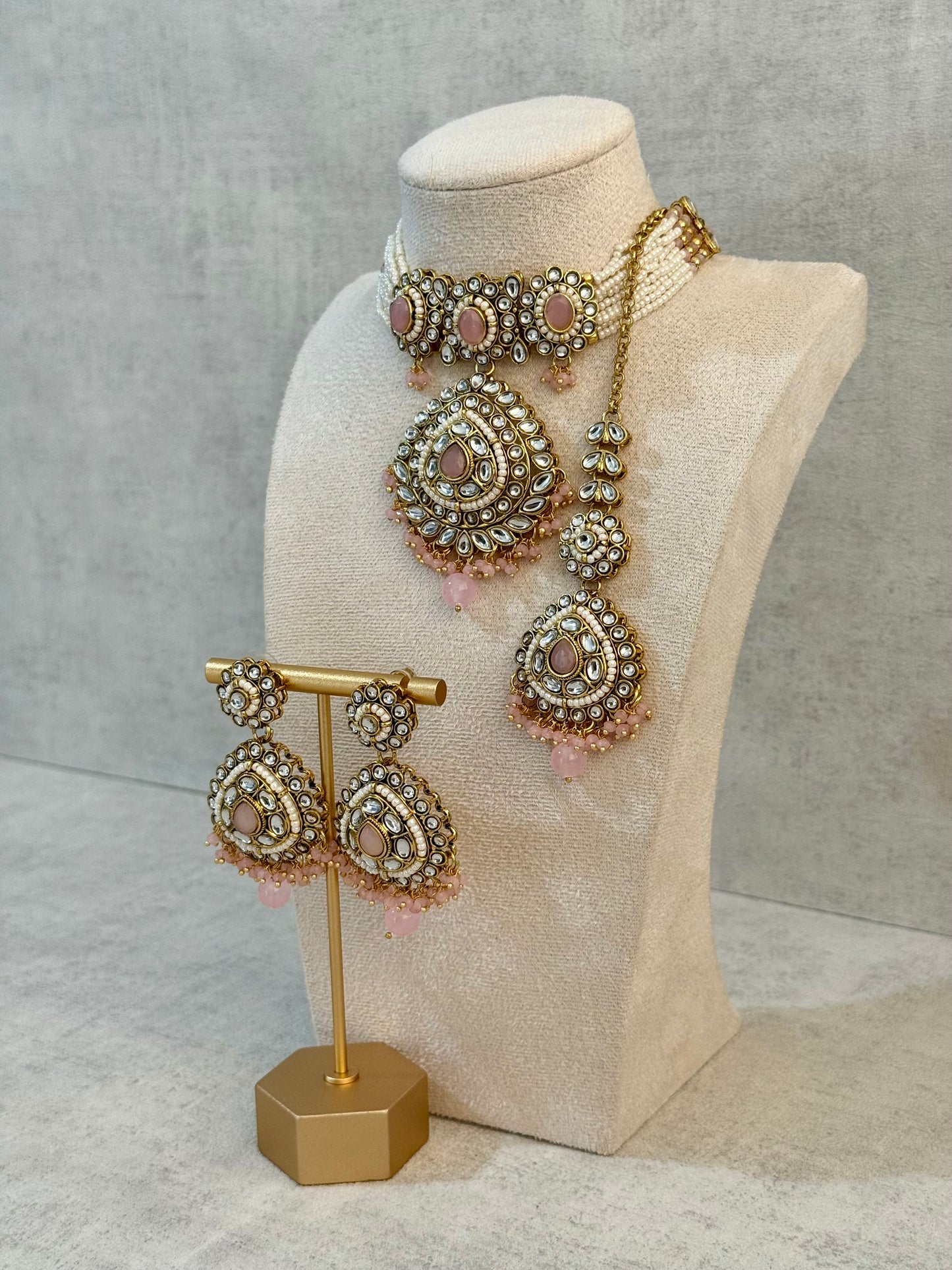 Ayura Designs Tehreem Set with Necklace, Earrings & Tikka – Mirror-Cut Stones, Blush Pink Beads & Antique Gold Finish