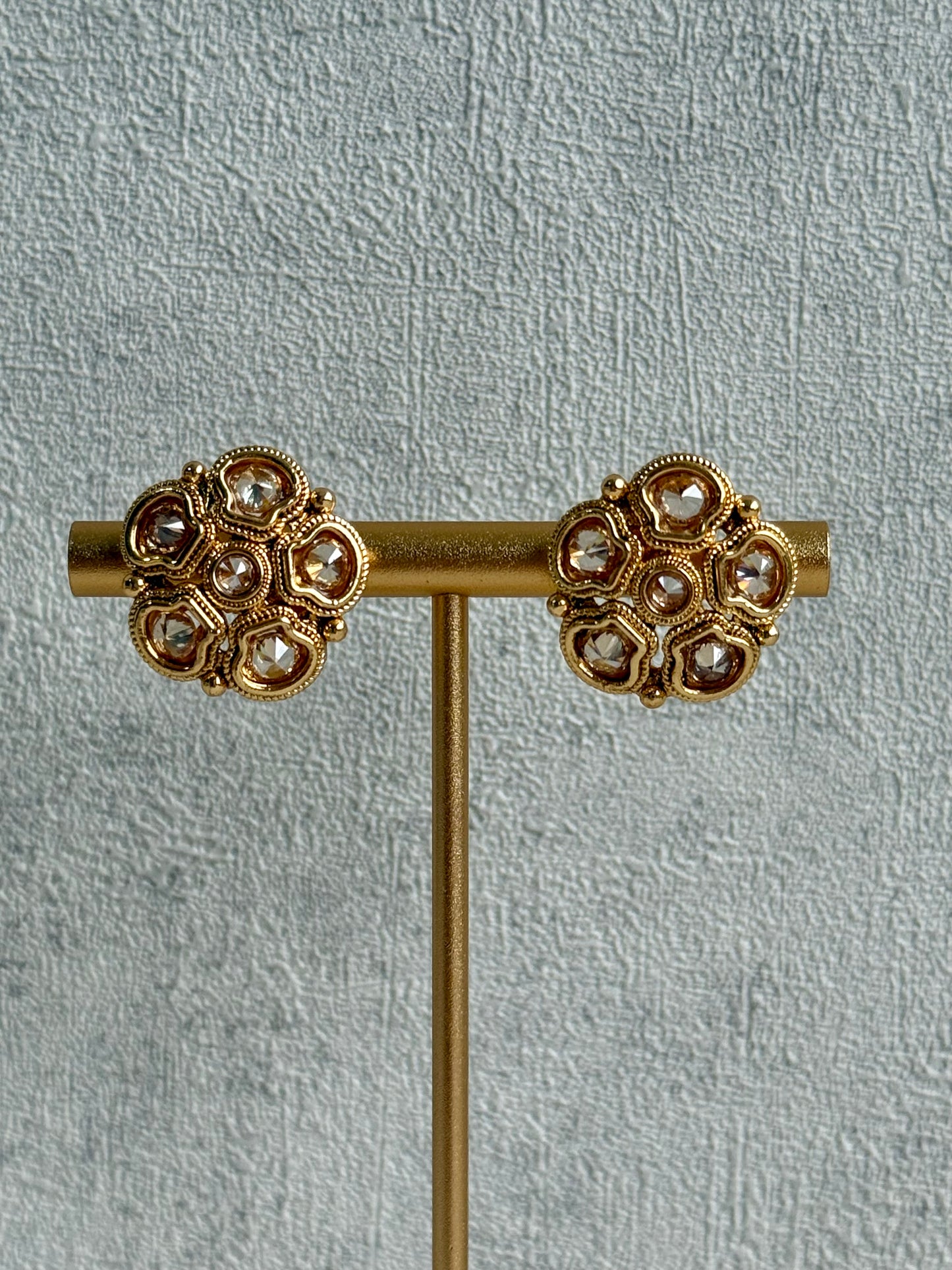 Ayura Designs Amala Set with Necklace, Studs & Tikka – Mirror-Cut Stones in Antique Gold Finish