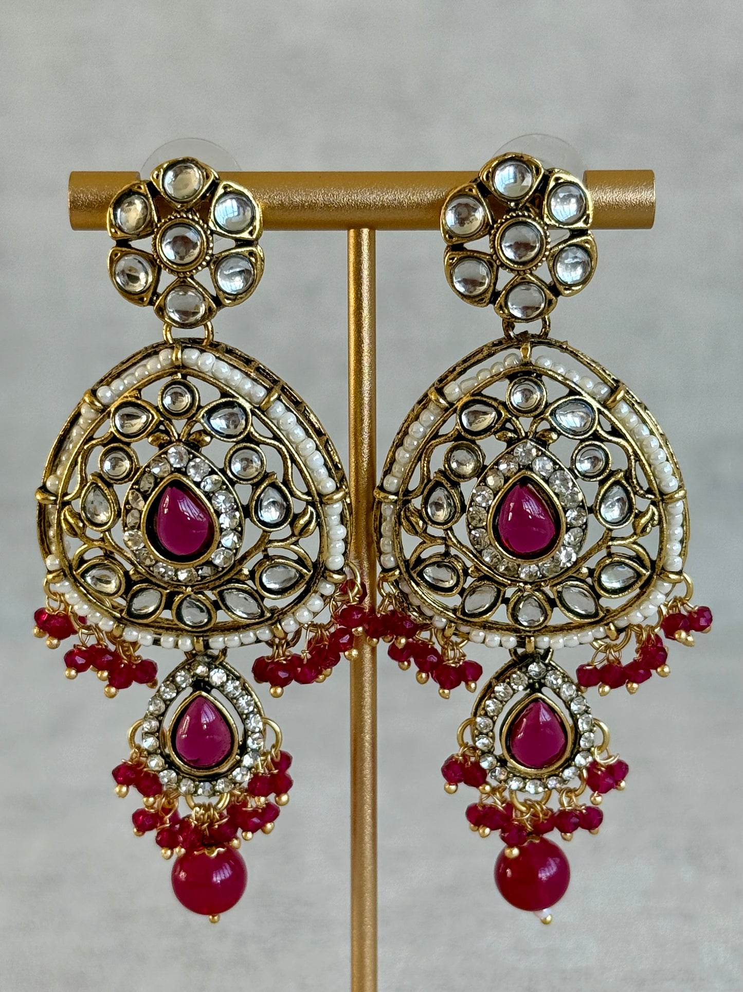 Ayura Designs Zarmeen Choker Set with Earrings & Tikka – Mirror-Cut Stones, Antique Gold Finish and Fuchsia Beads