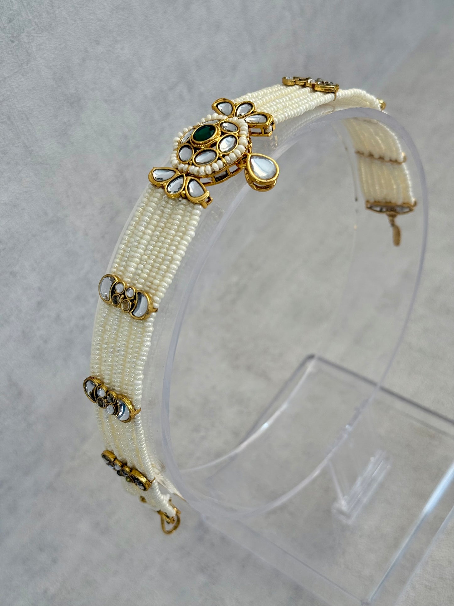 Ayura Designs Daisy Sheeshphool – Kundan & Pearl Headpiece with Emerald Floral Centre Motif