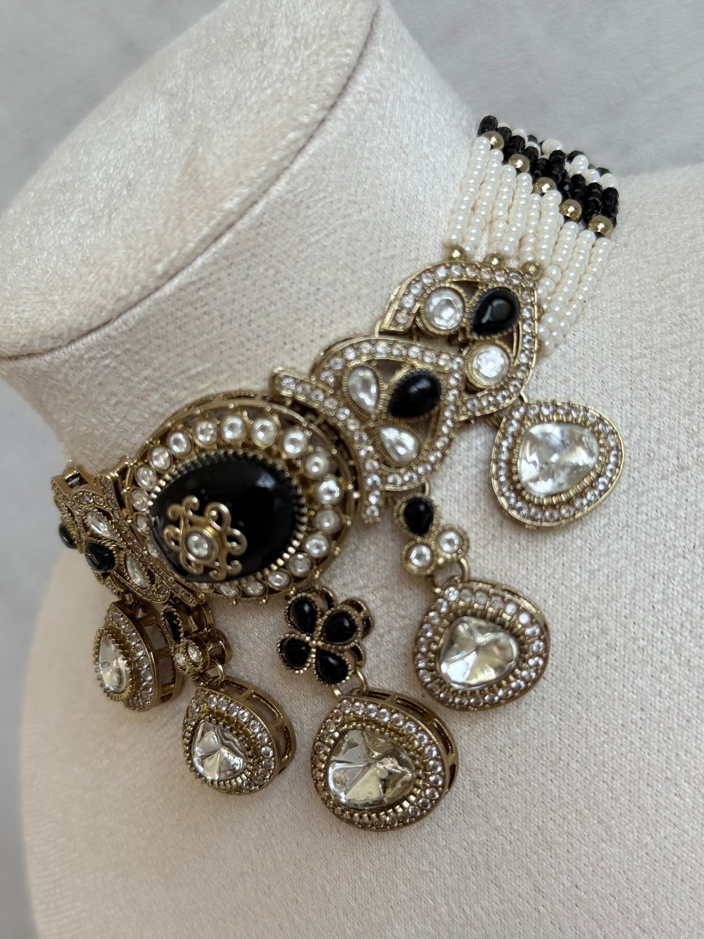 Ayura Designs Myra Choker Set with Earrings & Tikka – Black Kundan & Pearl Detailing