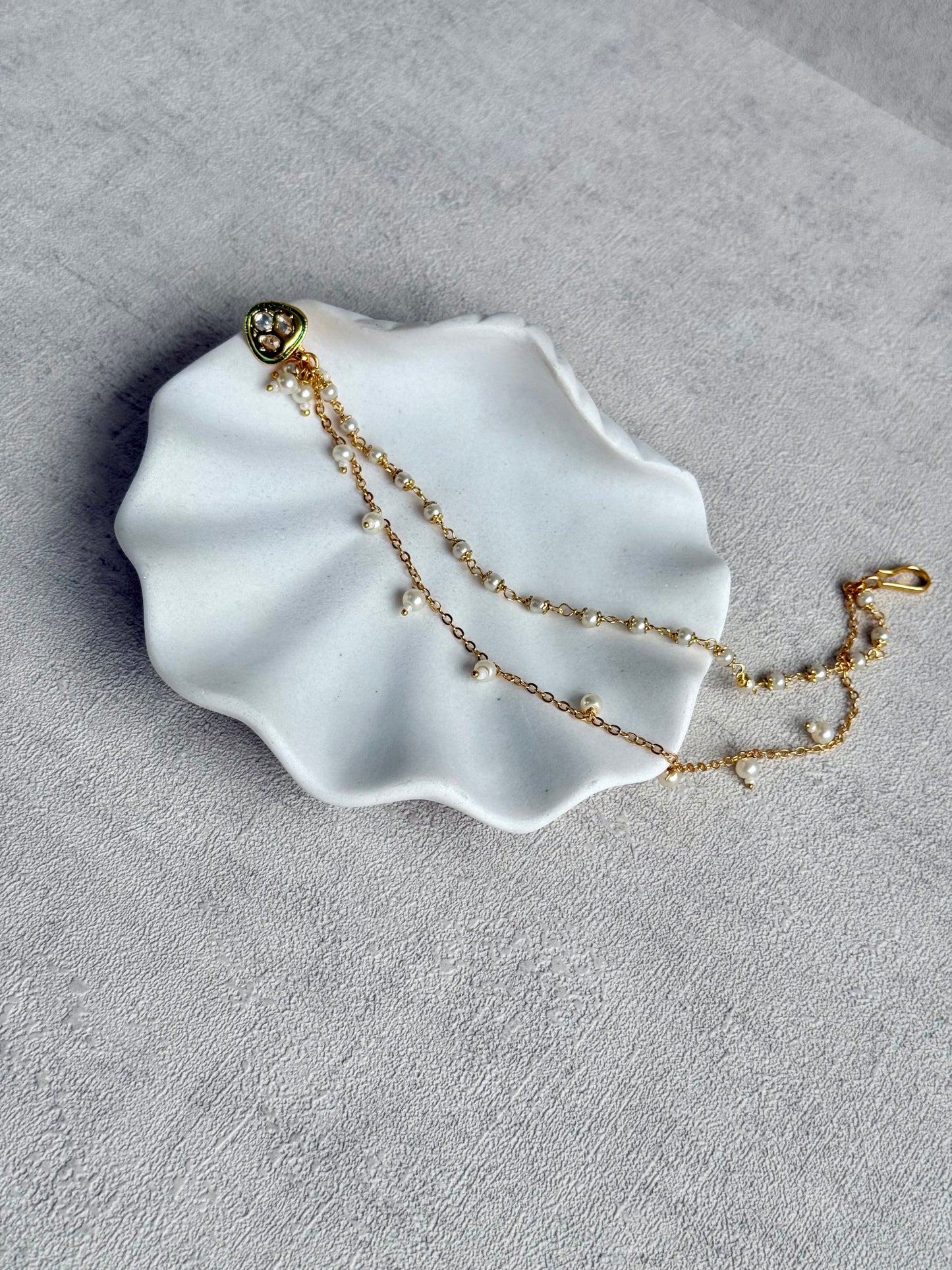 Ayura Designs Fakira Nose Ring – Kundan-Style Detailing with Pearl Chain