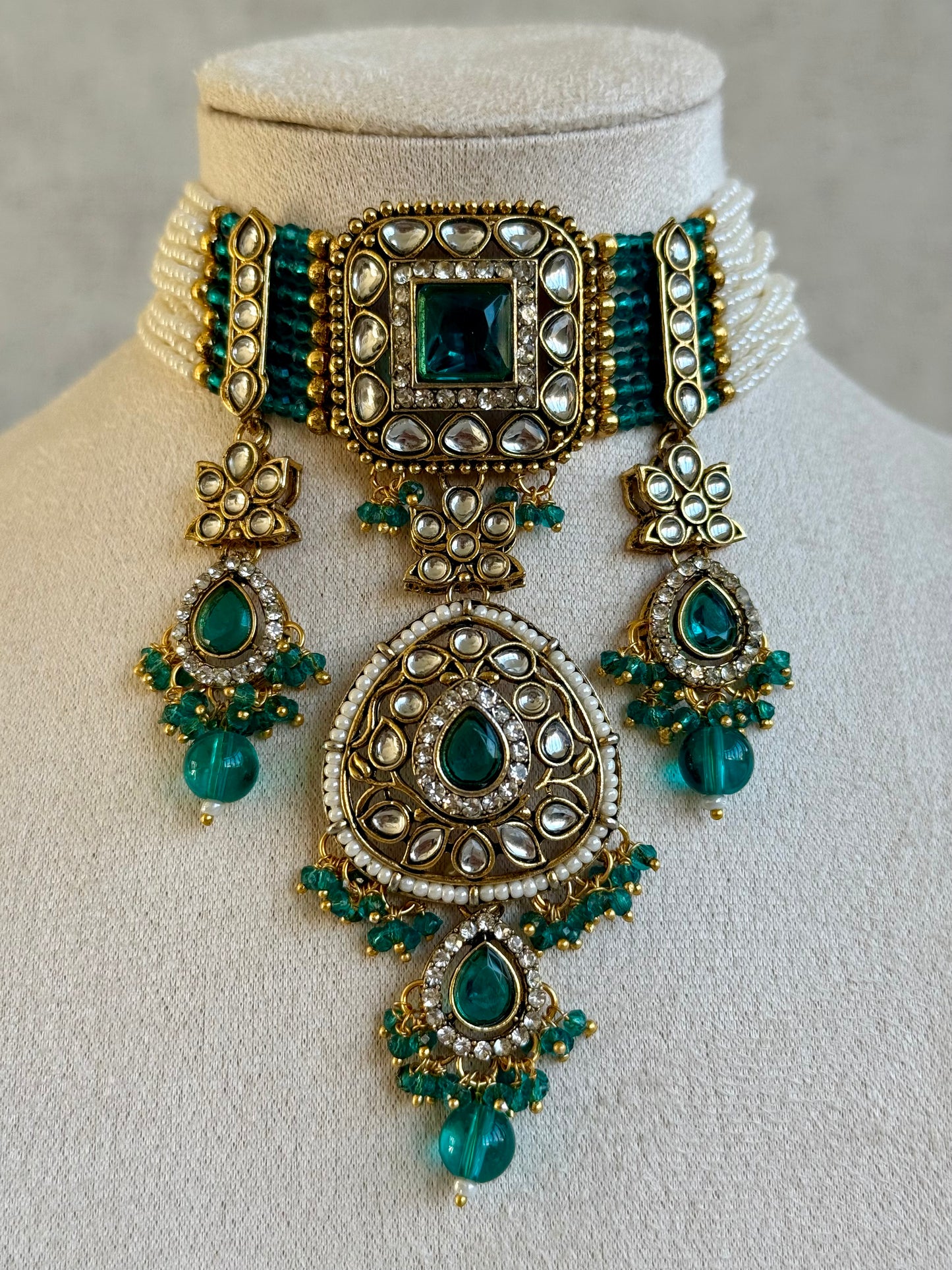 Ayura Designs Zarmeen Choker Set with Earrings & Tikka – Mirror-Cut Stones, Antique Gold Finish and Teal Green Beads