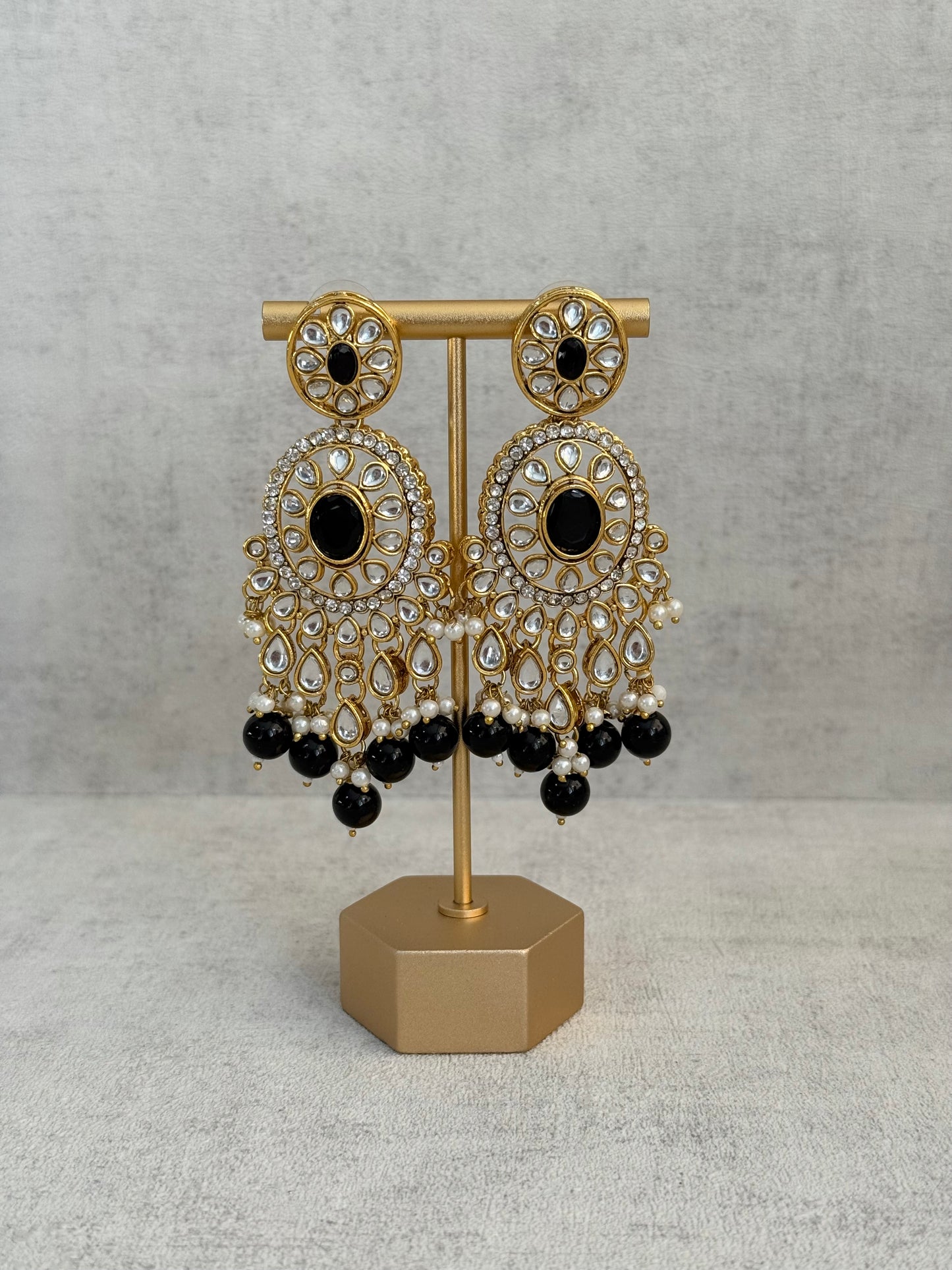 Ayura Designs Zara Set with Necklace, Earrings, Tikka & Passa – Antique Gold with Kundan Detailing & Black Beads