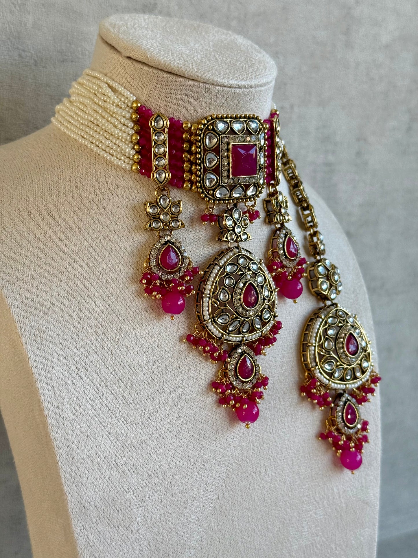 Ayura Designs Zarmeen Choker Set with Earrings & Tikka – Mirror-Cut Stones, Antique Gold Finish and Hot Pink Beads