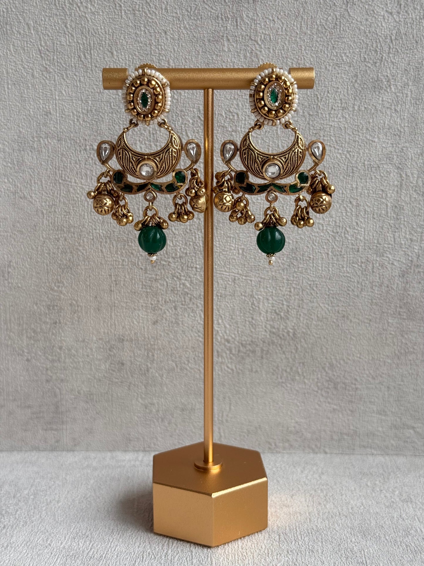 Ayura Designs Sufna Choker Set with Earrings – Emerald Green Stones, Pearl Strands & Kundan Detailing