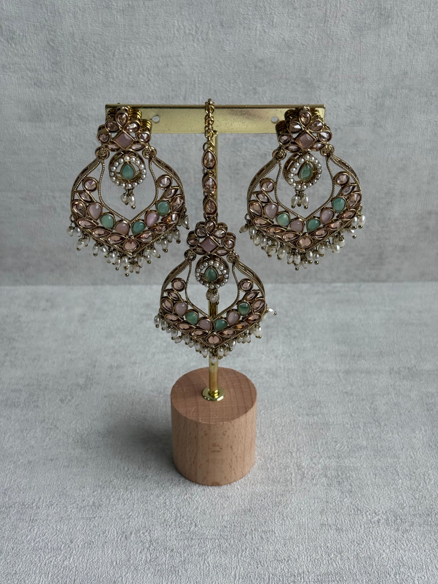 Ayura Designs Damini Tikka Set – Mirror-Cut Kundan Earrings & Tikka with Mint & Blush Enamel and Pearl Detailing