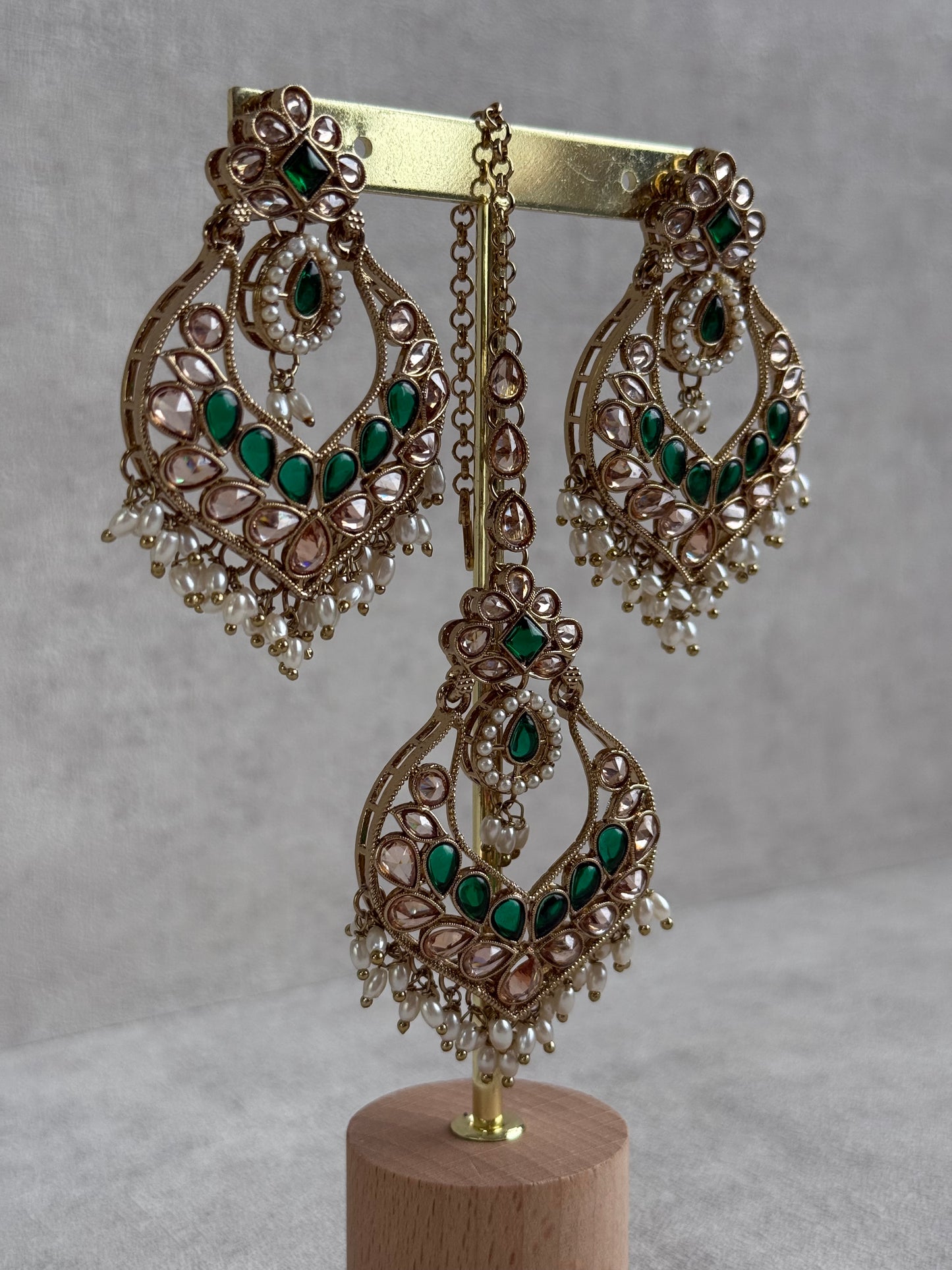 Ayura Designs Damini Tikka Set – Mirror-Cut Kundan Earrings & Tikka with Emerald Green Enamel and Pearl Detailing