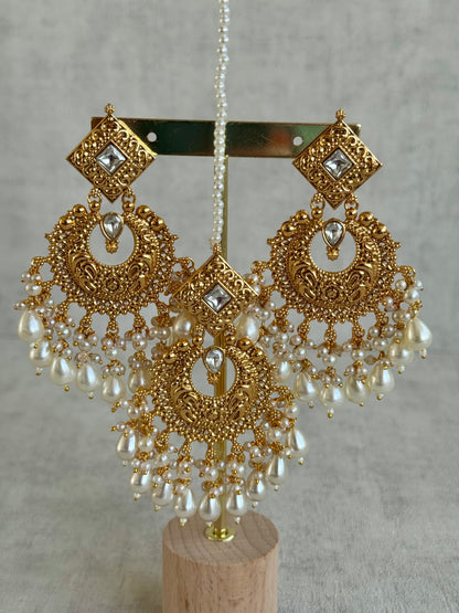 Ayura Designs Mannat Bridal Set with Choker, Haar, Earrings, Tikka & Passa – Ivory Pearls & Antique Gold Finish