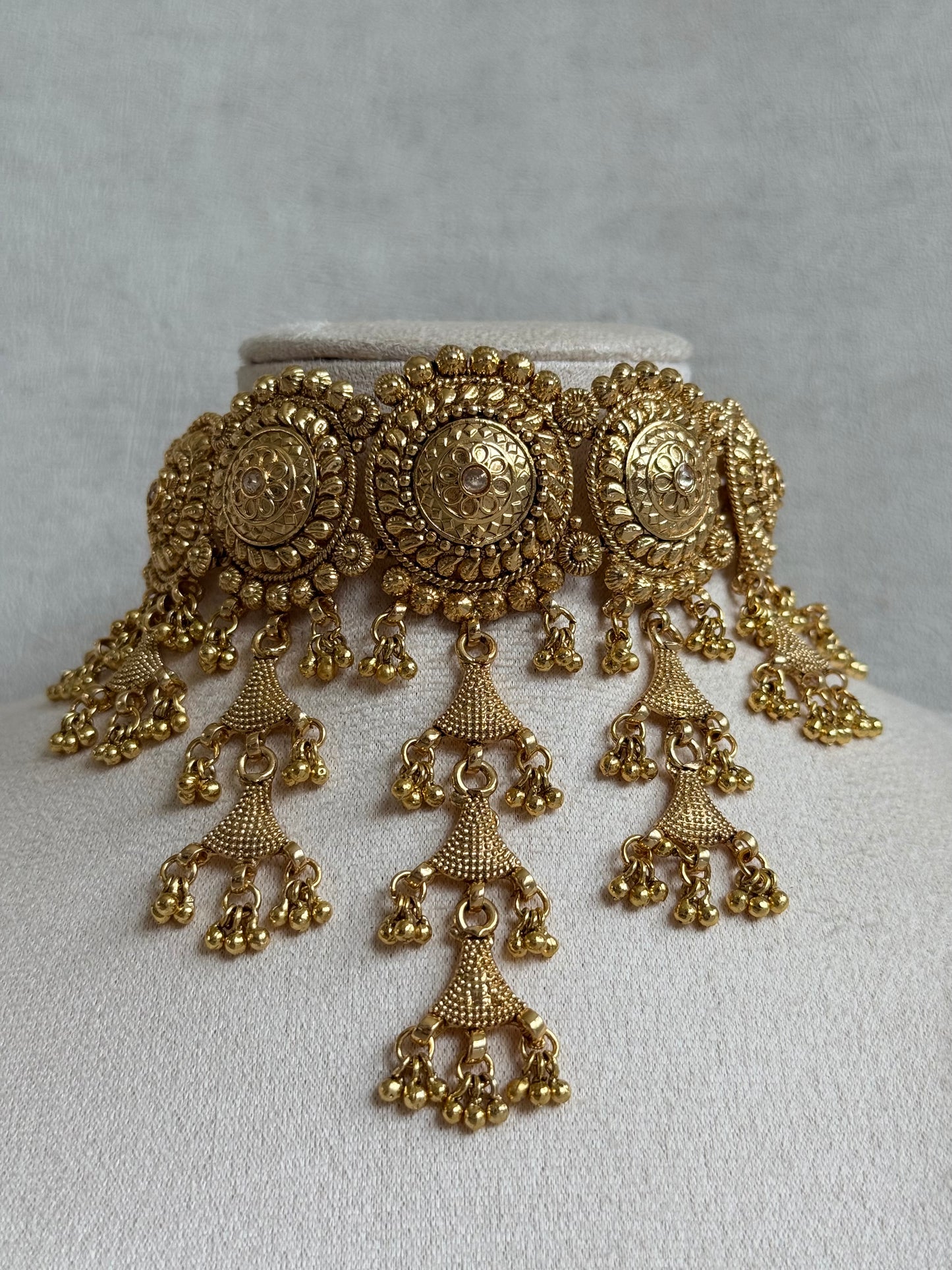 Ayura Designs Farzeena Choker Set with Earrings & Tikka – Traditional Gold Tone Waterfall Jewellery Set with Ghungroo Detailing