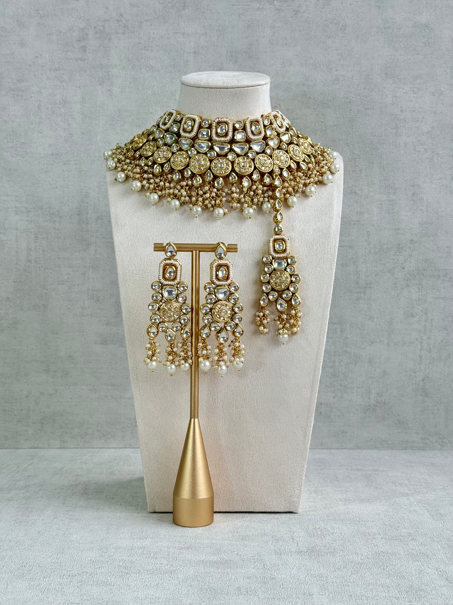 Ayura Designs Suhana Bridal Set with Necklace, Earrings & Tikka – Kundan Stones with Pearl Detailing in Antique Gold Finish
