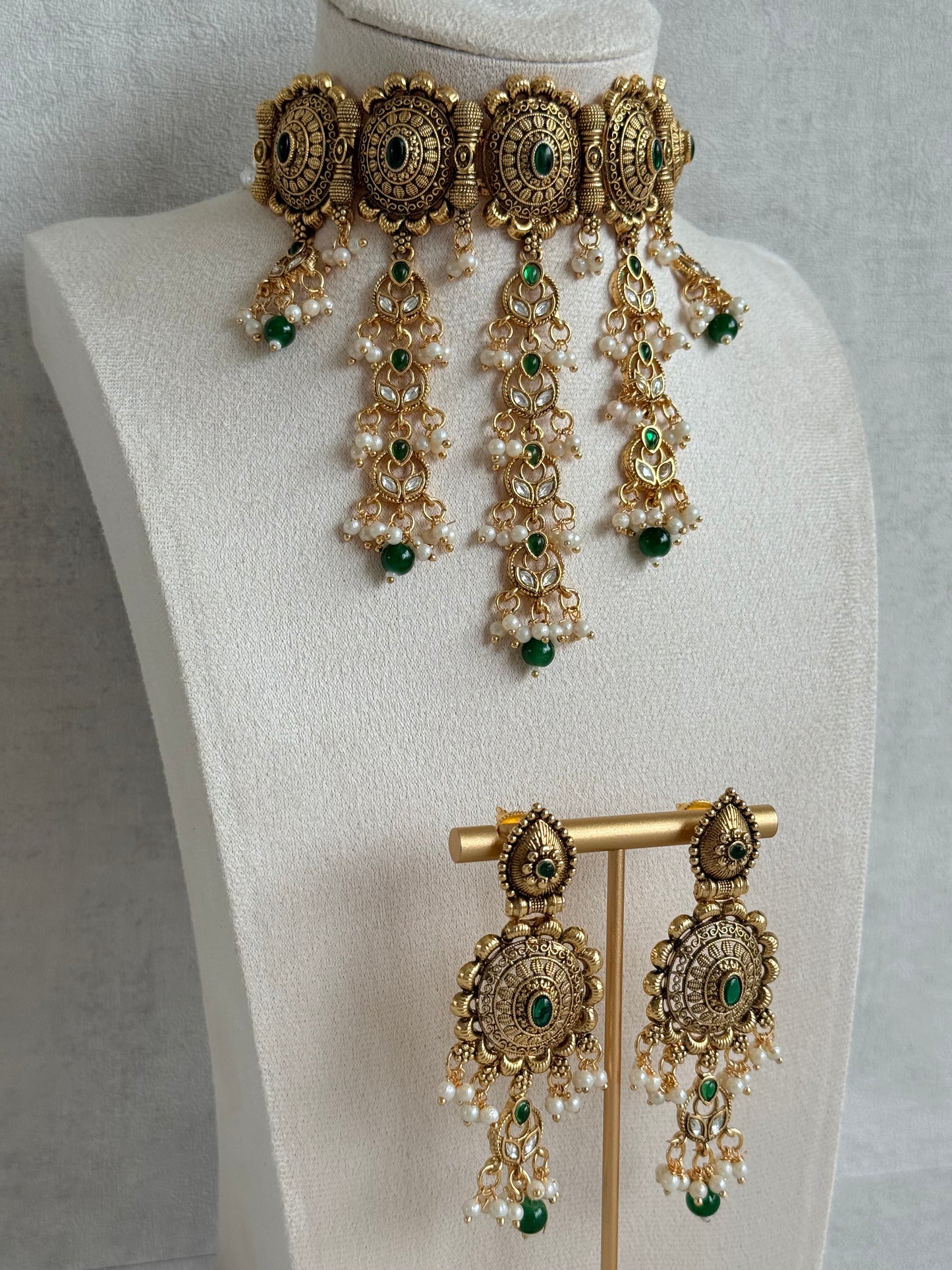 Ayura Designs Kabini Choker Set with Earrings – Gold Kundan Waterfall Choker with Emerald Green Beads & Pearls