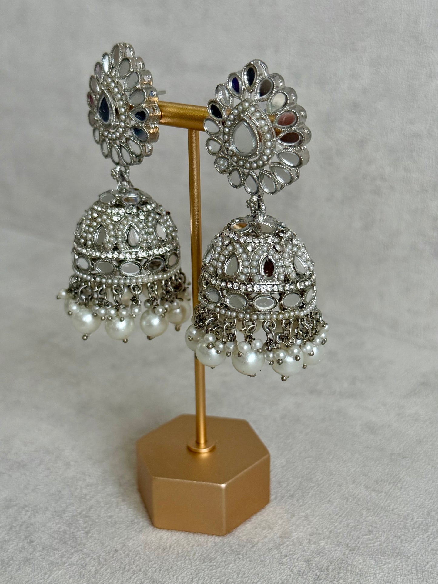 Ayura Designs Meeta Tikka Set with Jhumkis – Silver Mirror-Cut Detailing & Pearl Drops